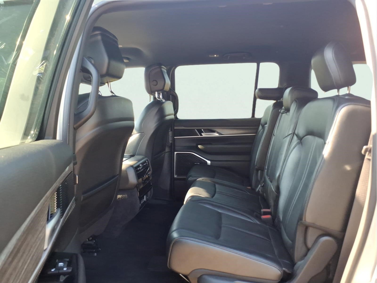 2024 Jeep Wagoneer L Series III