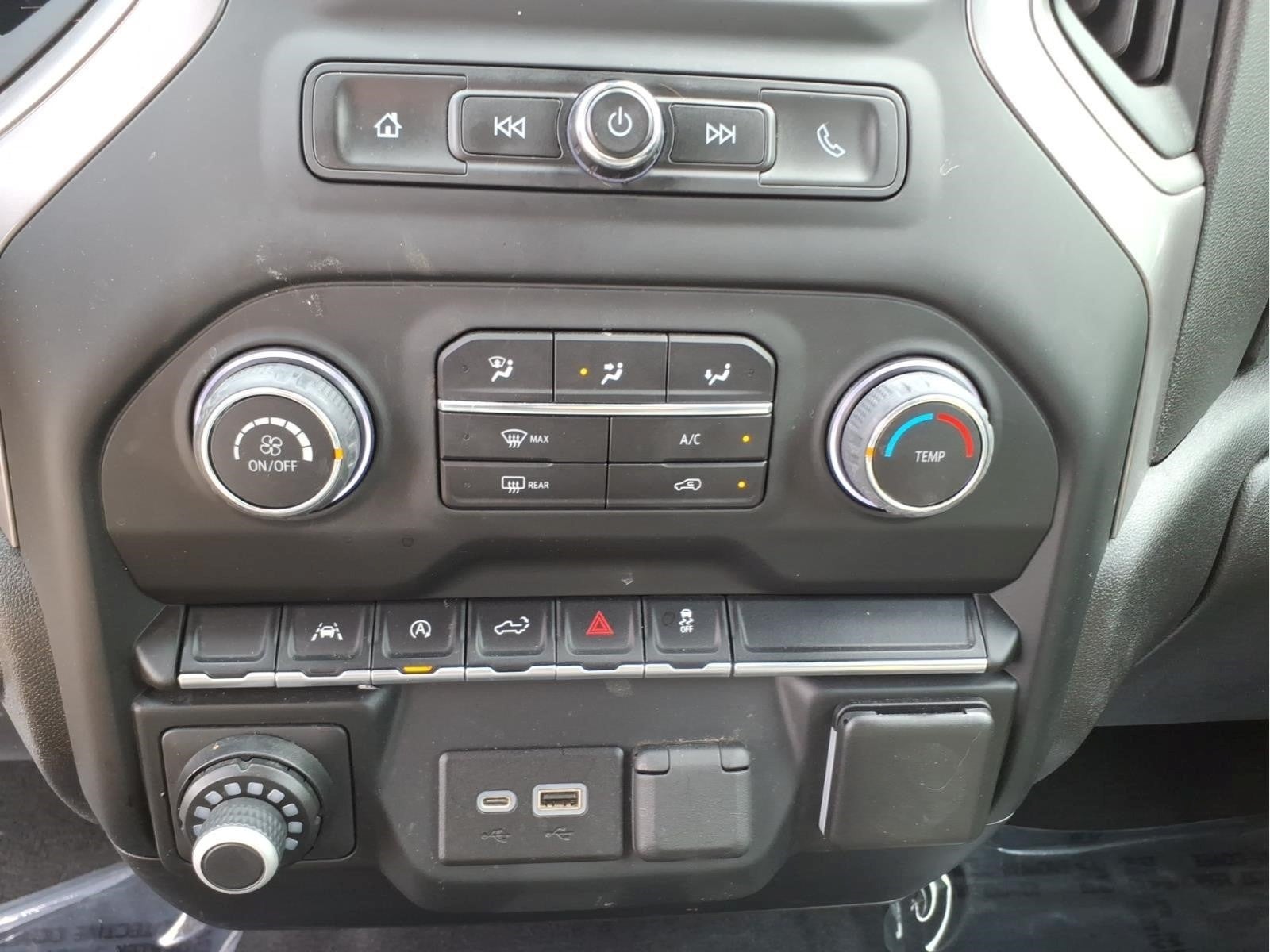 2022 Chevrolet Silverado 1500 Custom