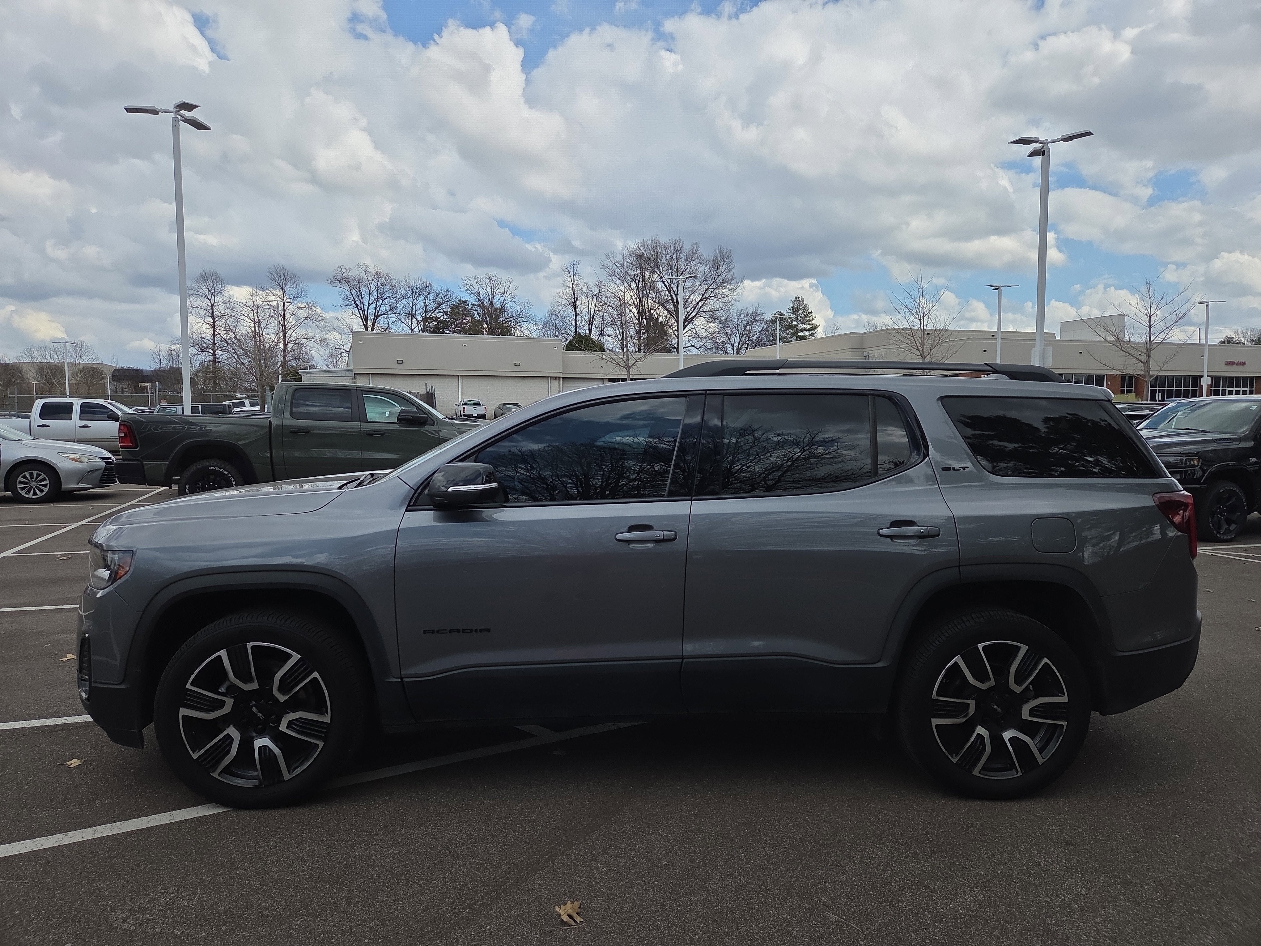 2021 GMC Acadia SLT