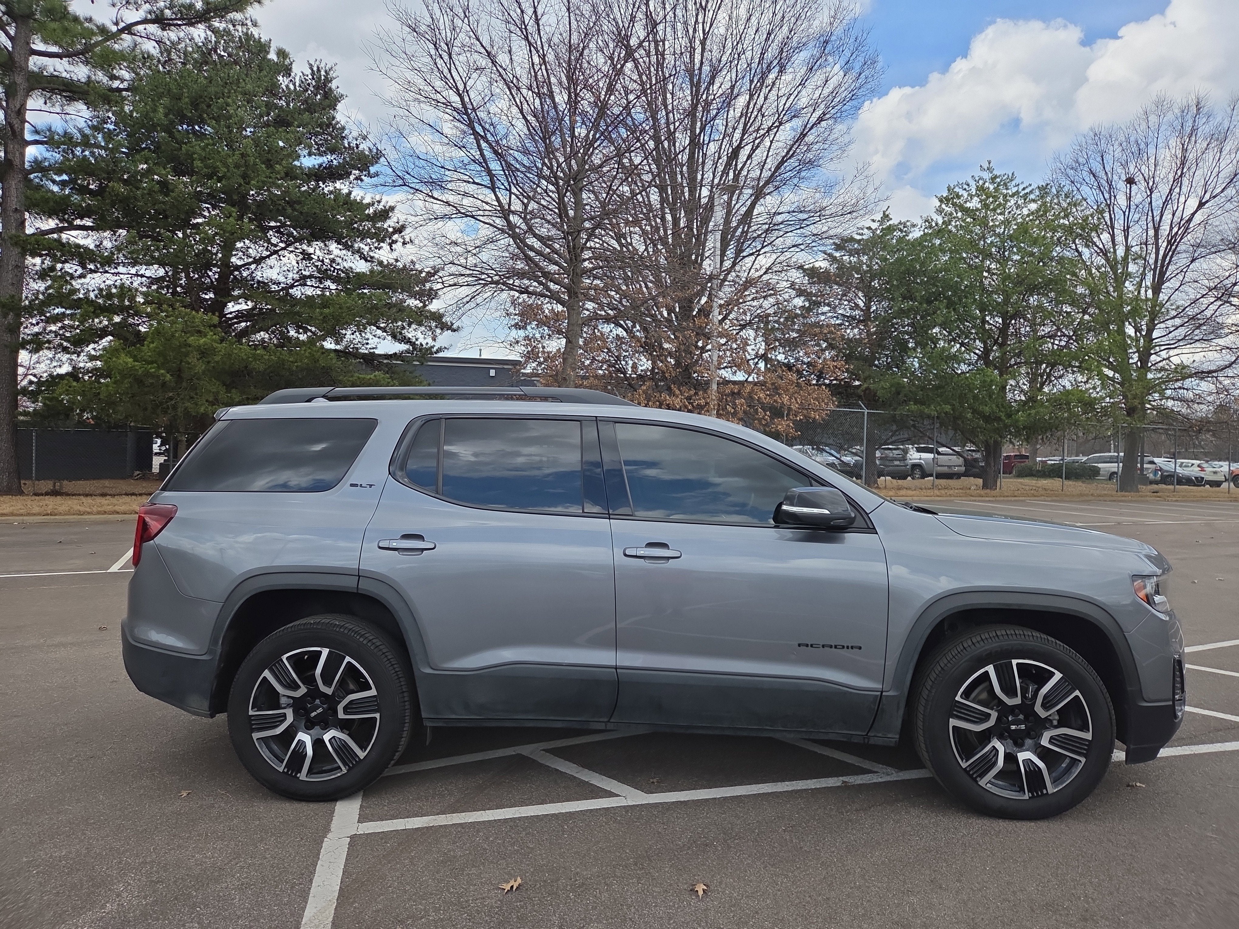 2021 GMC Acadia SLT