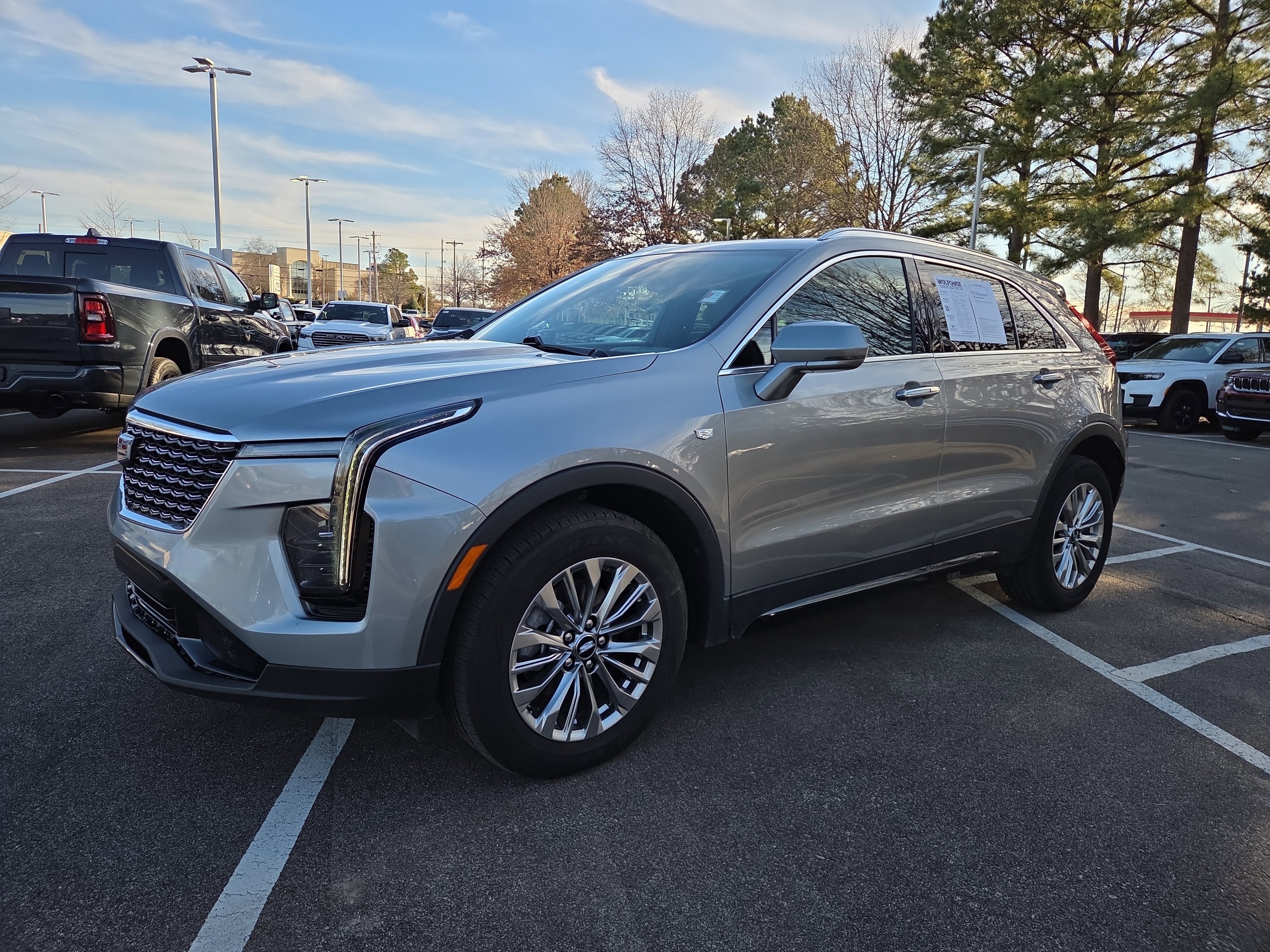 2024 Cadillac XT4 FWD Premium Luxury