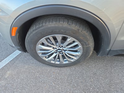 2024 Cadillac XT4 FWD Premium Luxury