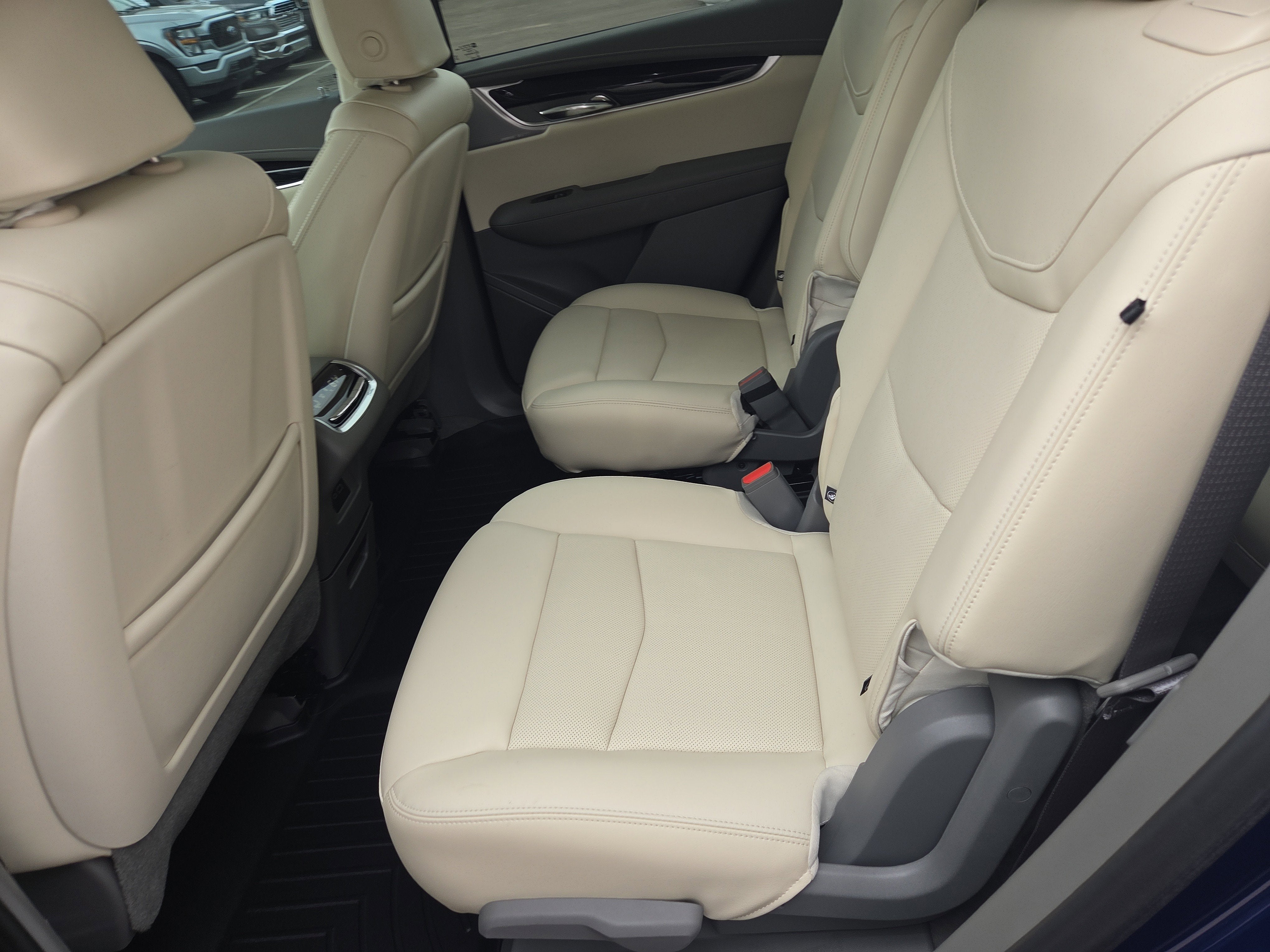 2025 Cadillac XT6 FWD Premium Luxury