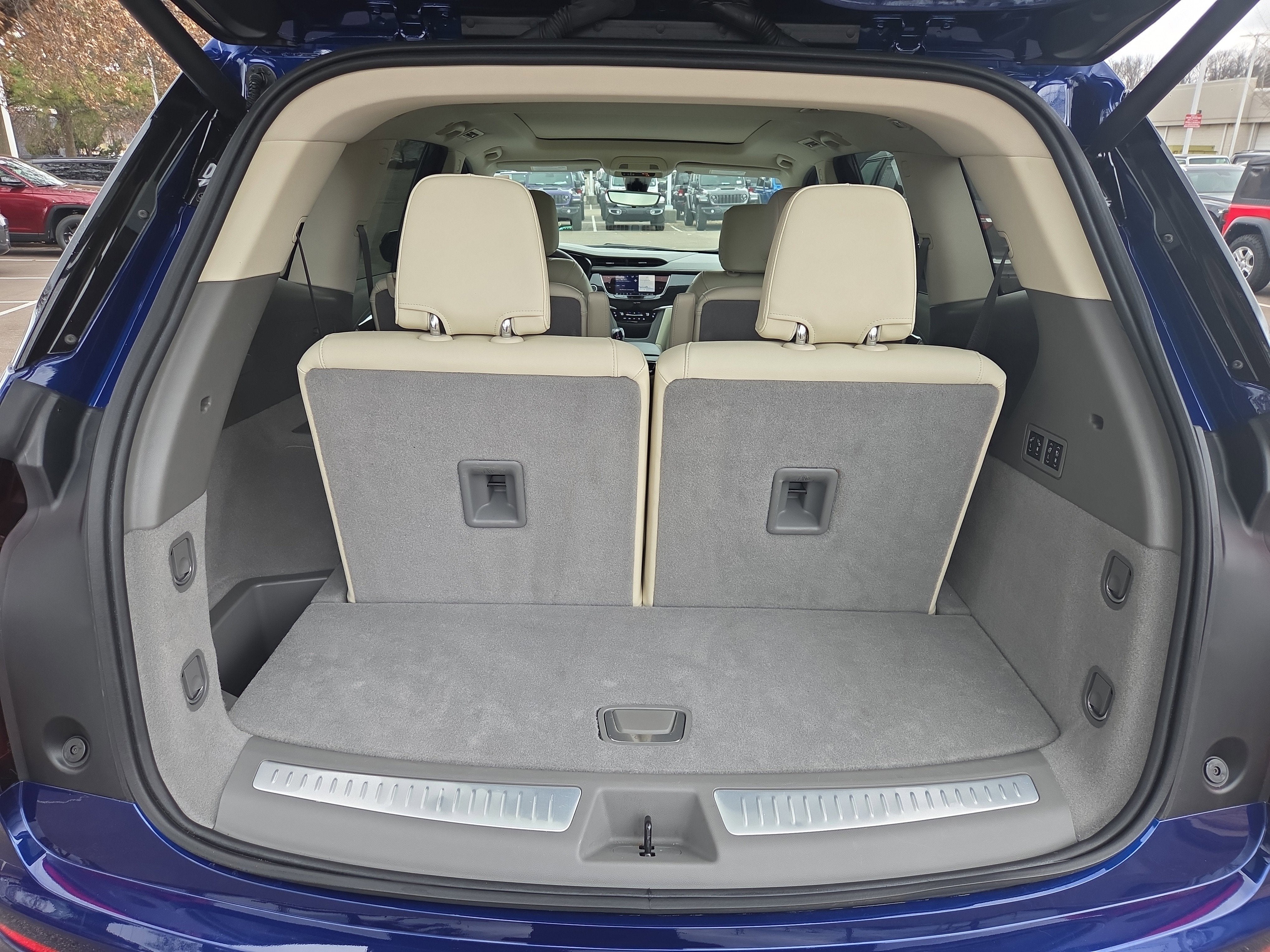 2025 Cadillac XT6 FWD Premium Luxury