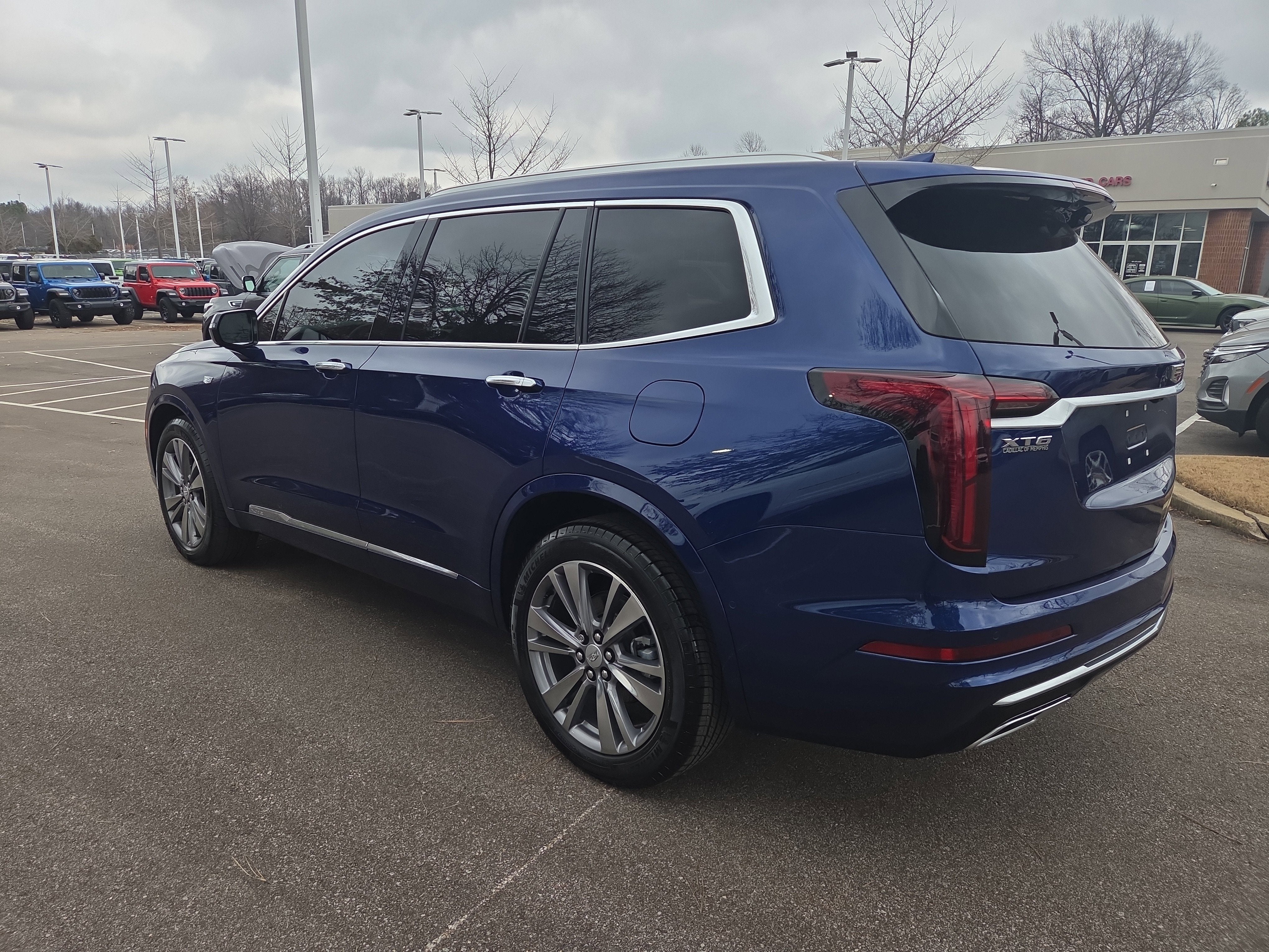 2025 Cadillac XT6 FWD Premium Luxury