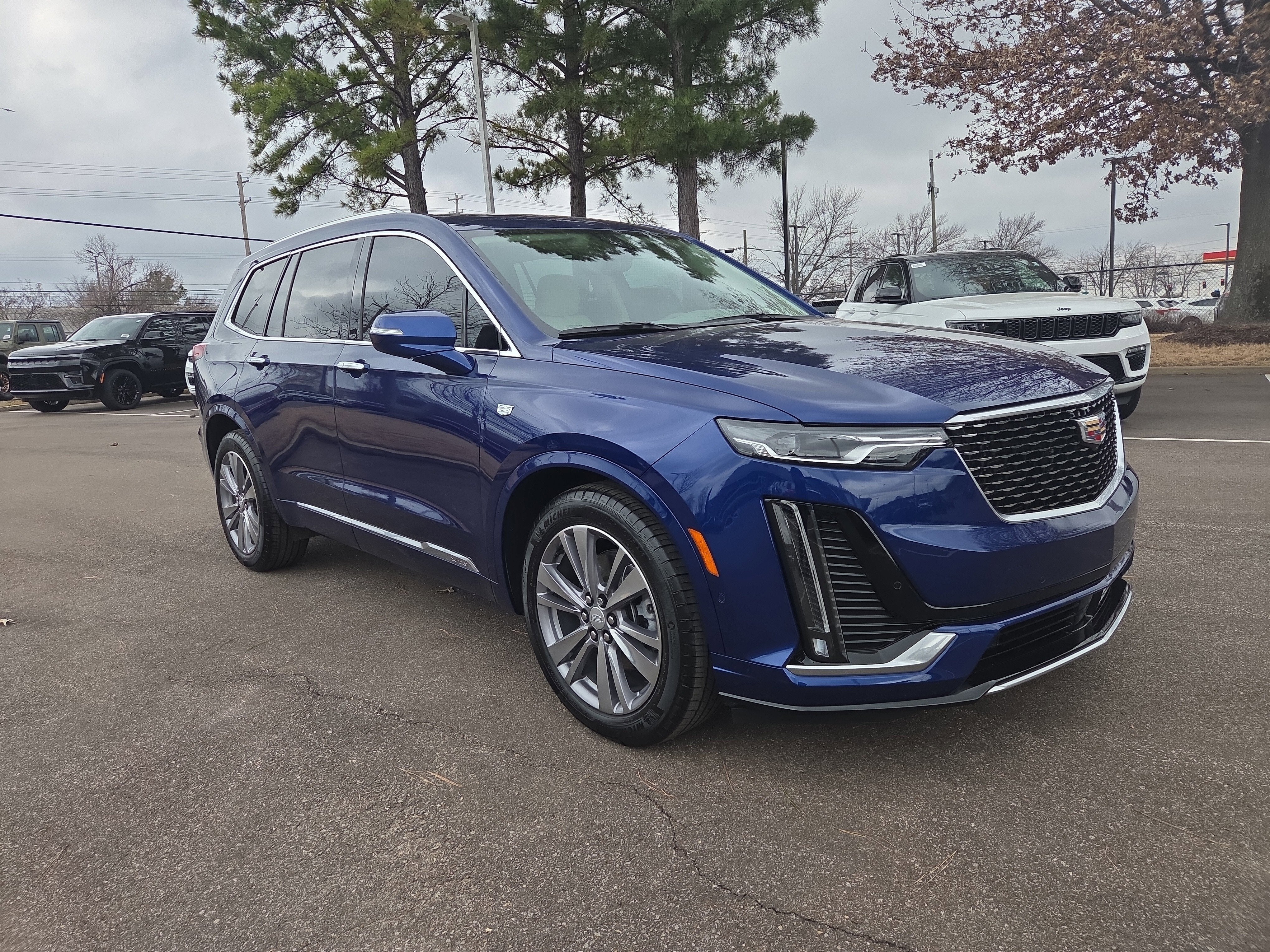 2025 Cadillac XT6 FWD Premium Luxury