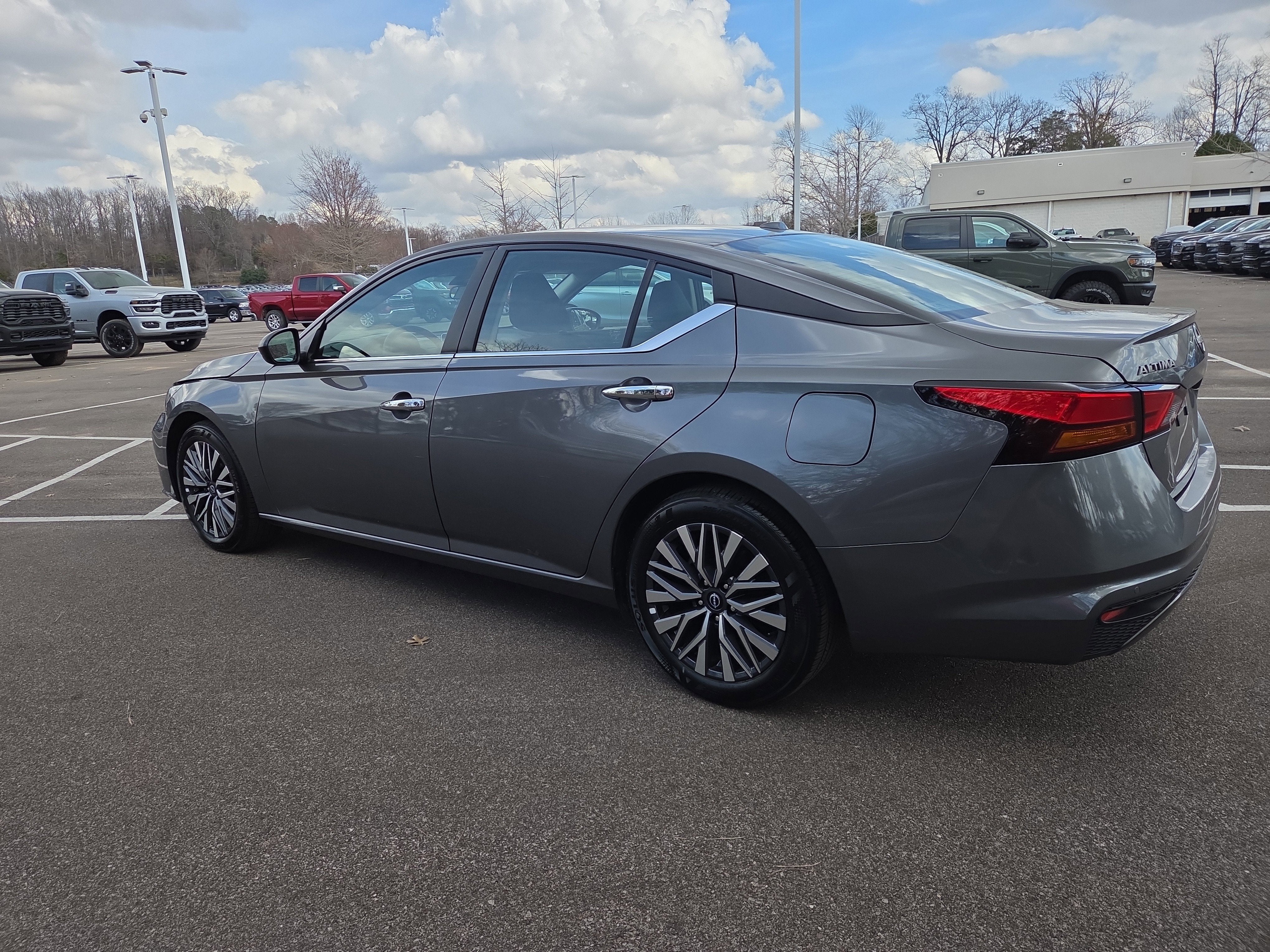 2025 Nissan Altima SV