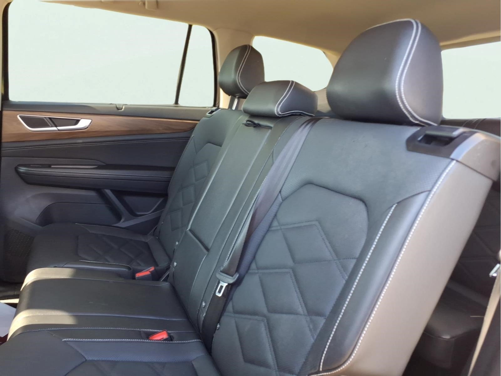 2025 Volkswagen Atlas 2.0T SE w/Technology