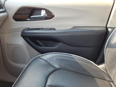 2023 Chrysler Pacifica Hybrid Limited
