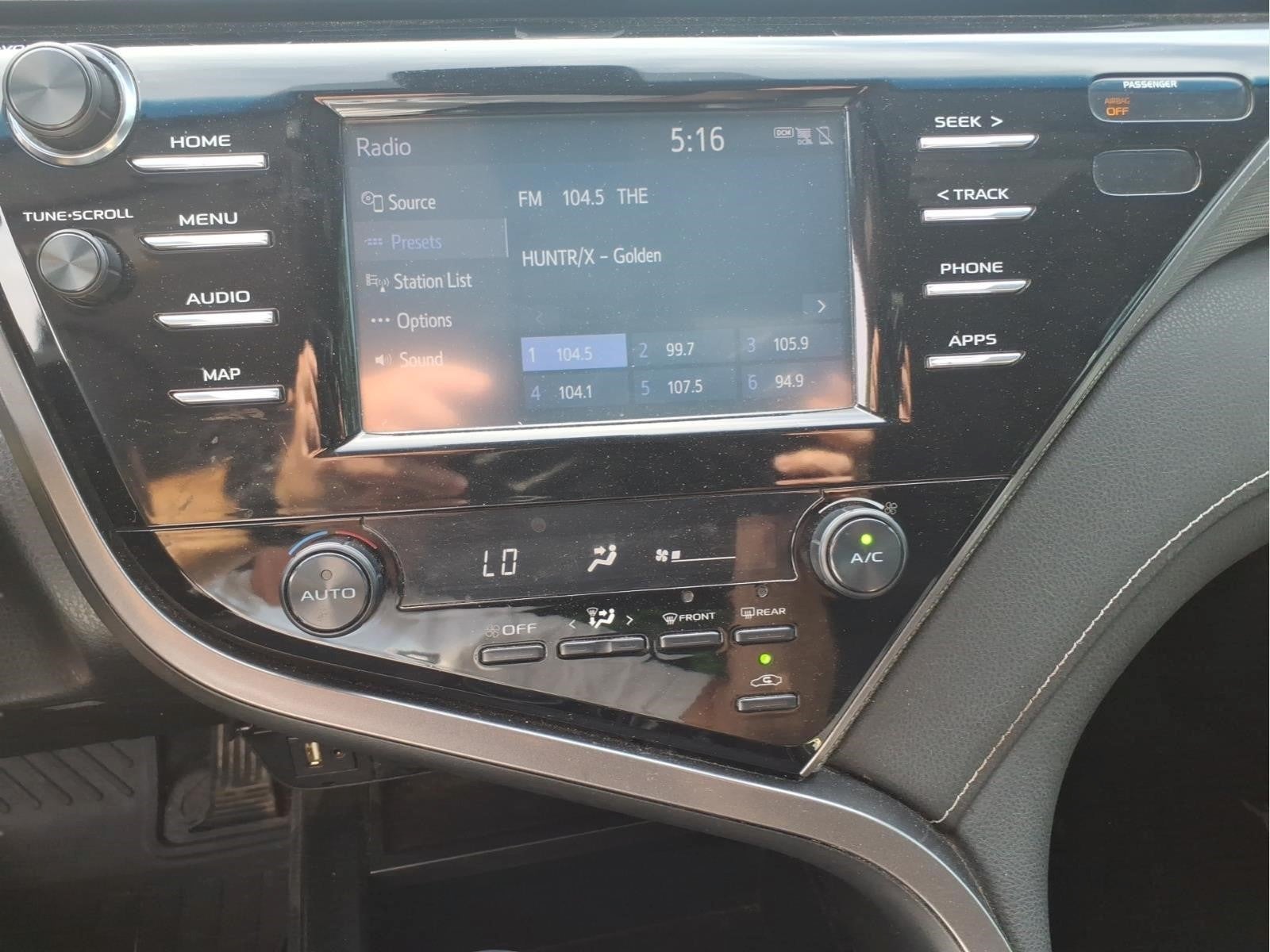 2019 Toyota Camry SE