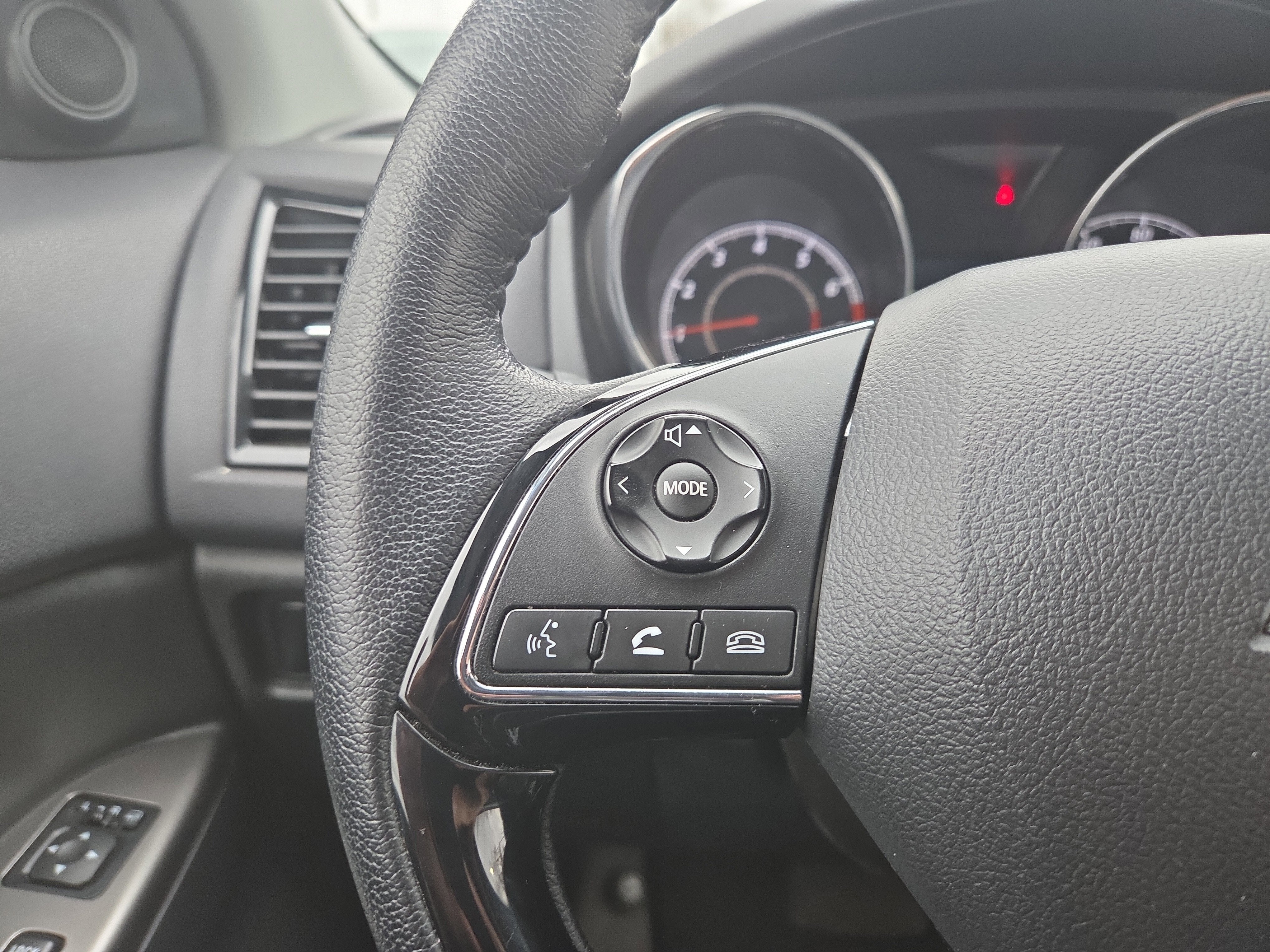 2024 Mitsubishi Outlander Sport SE