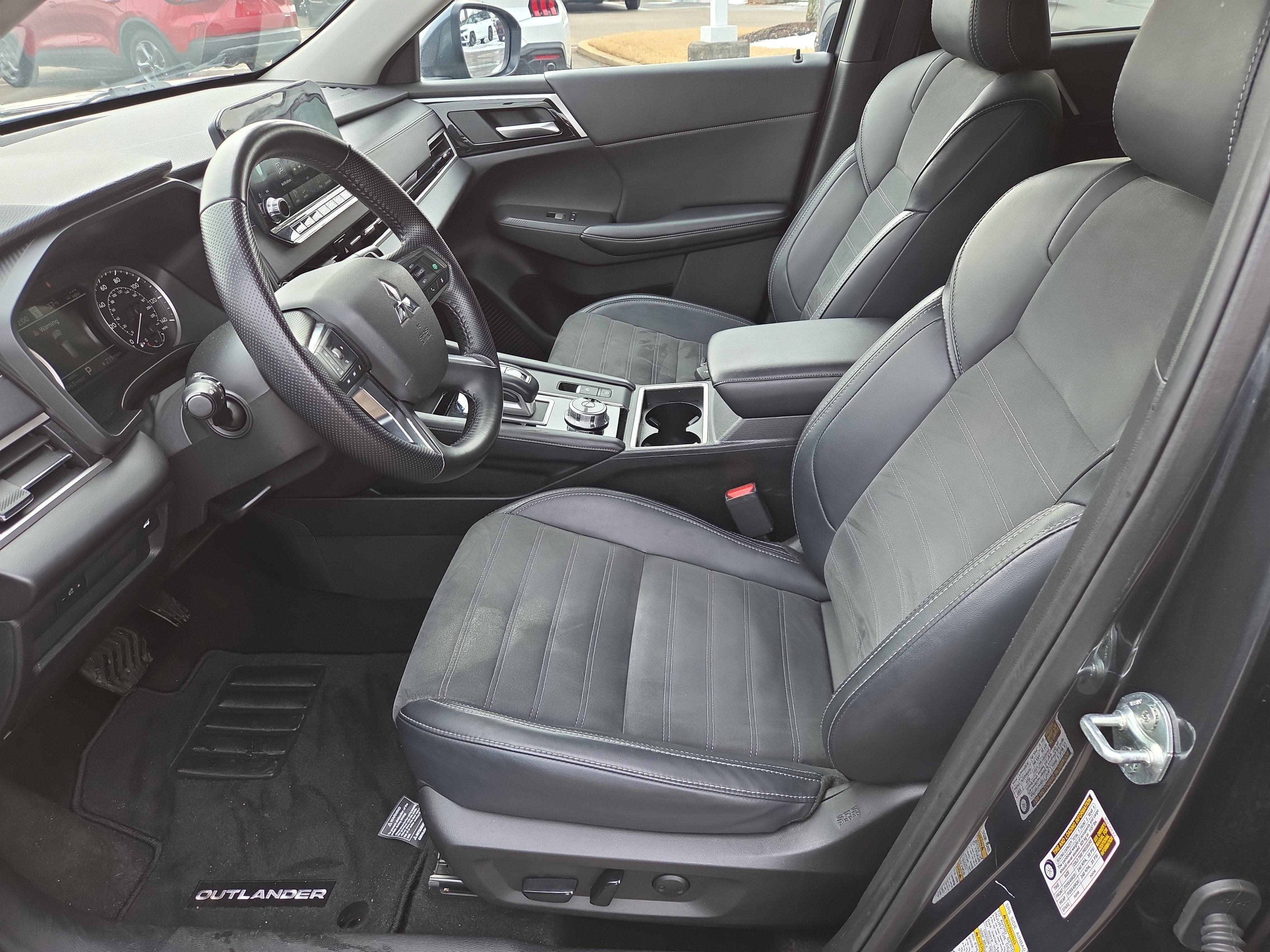 2024 Mitsubishi Outlander SE