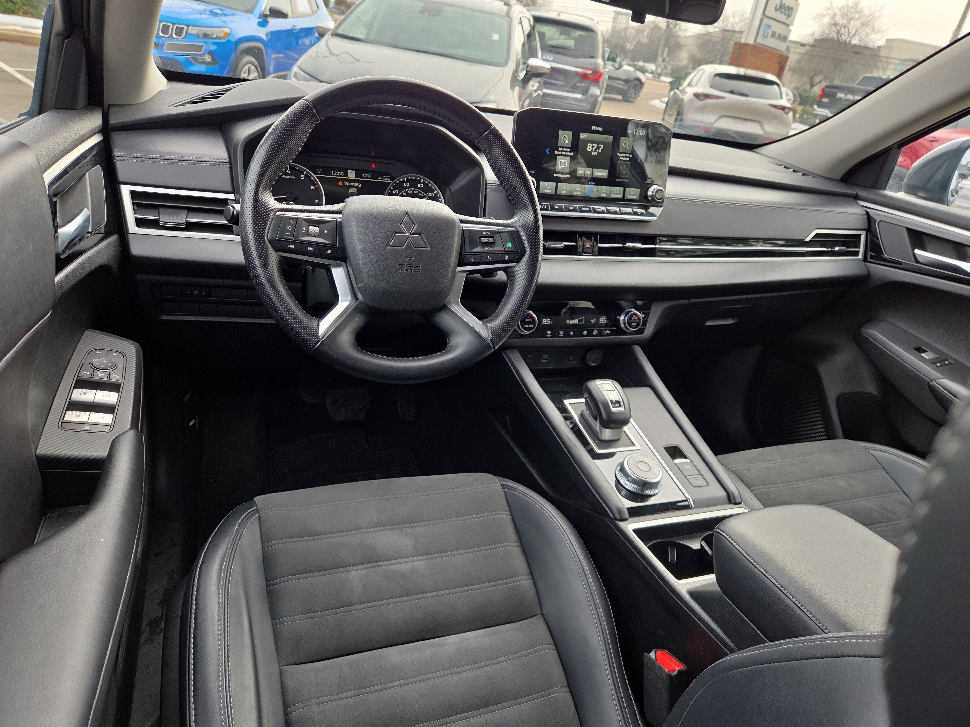 2024 Mitsubishi Outlander SE