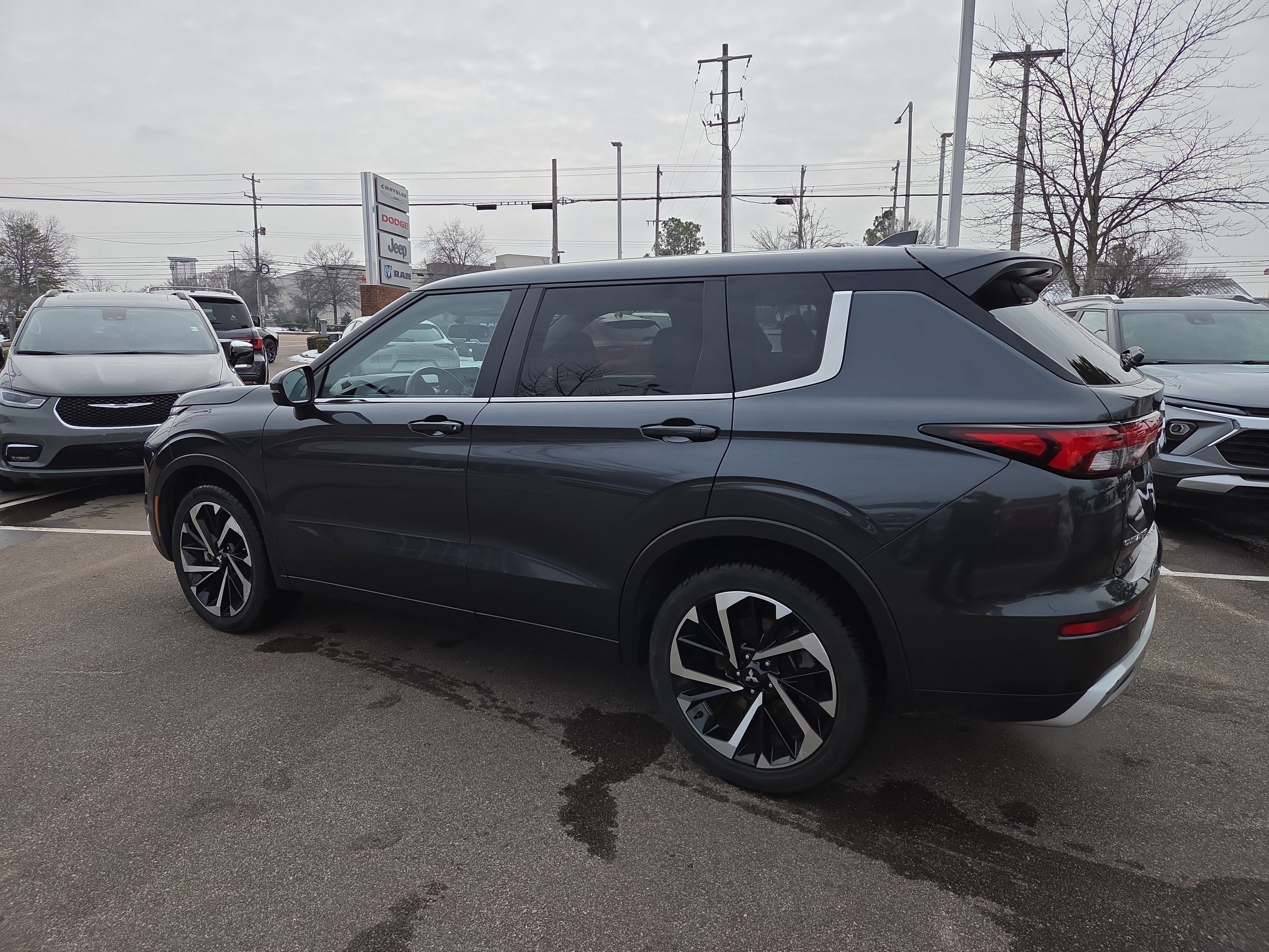 2024 Mitsubishi Outlander SE