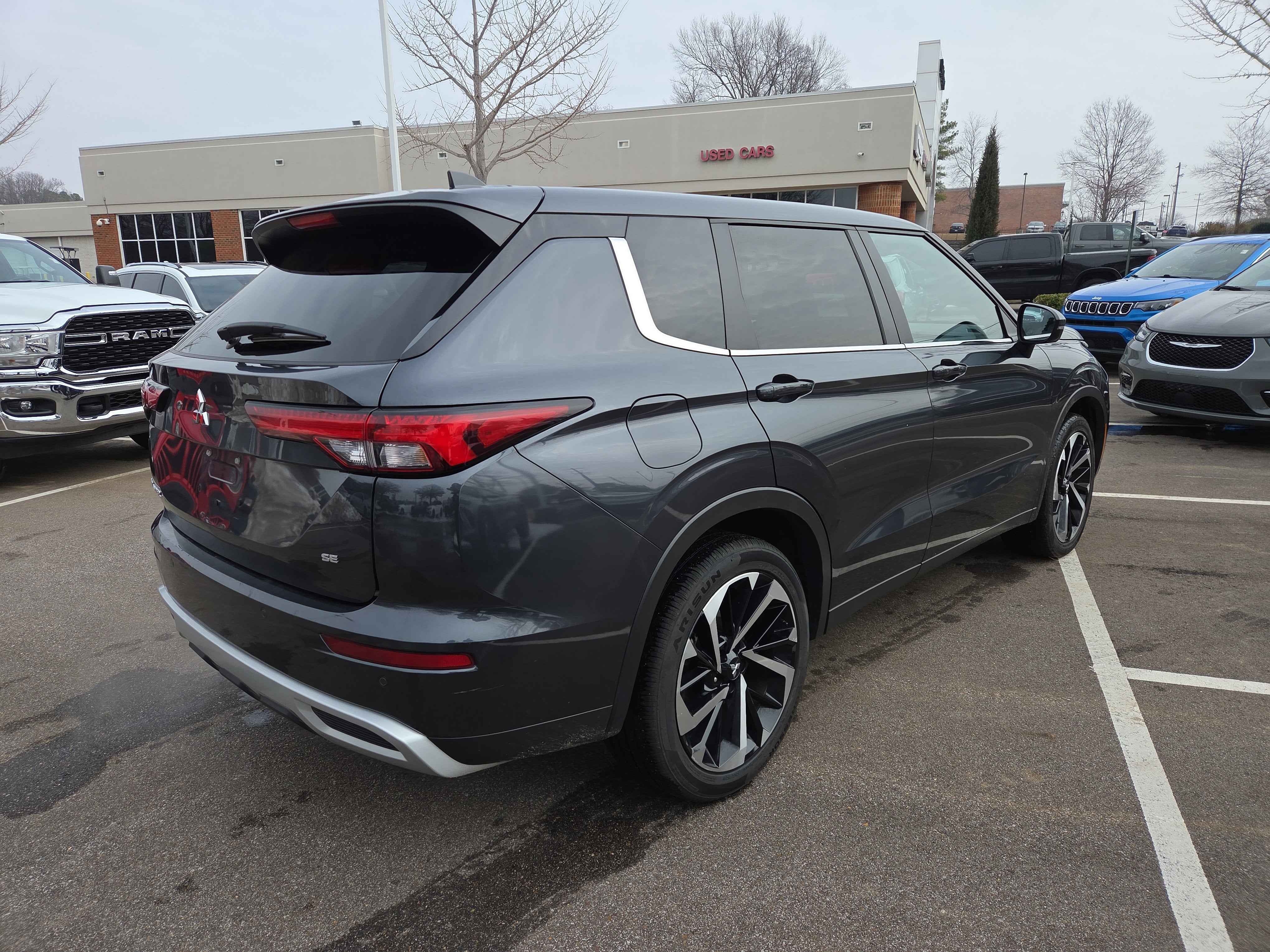 2024 Mitsubishi Outlander SE