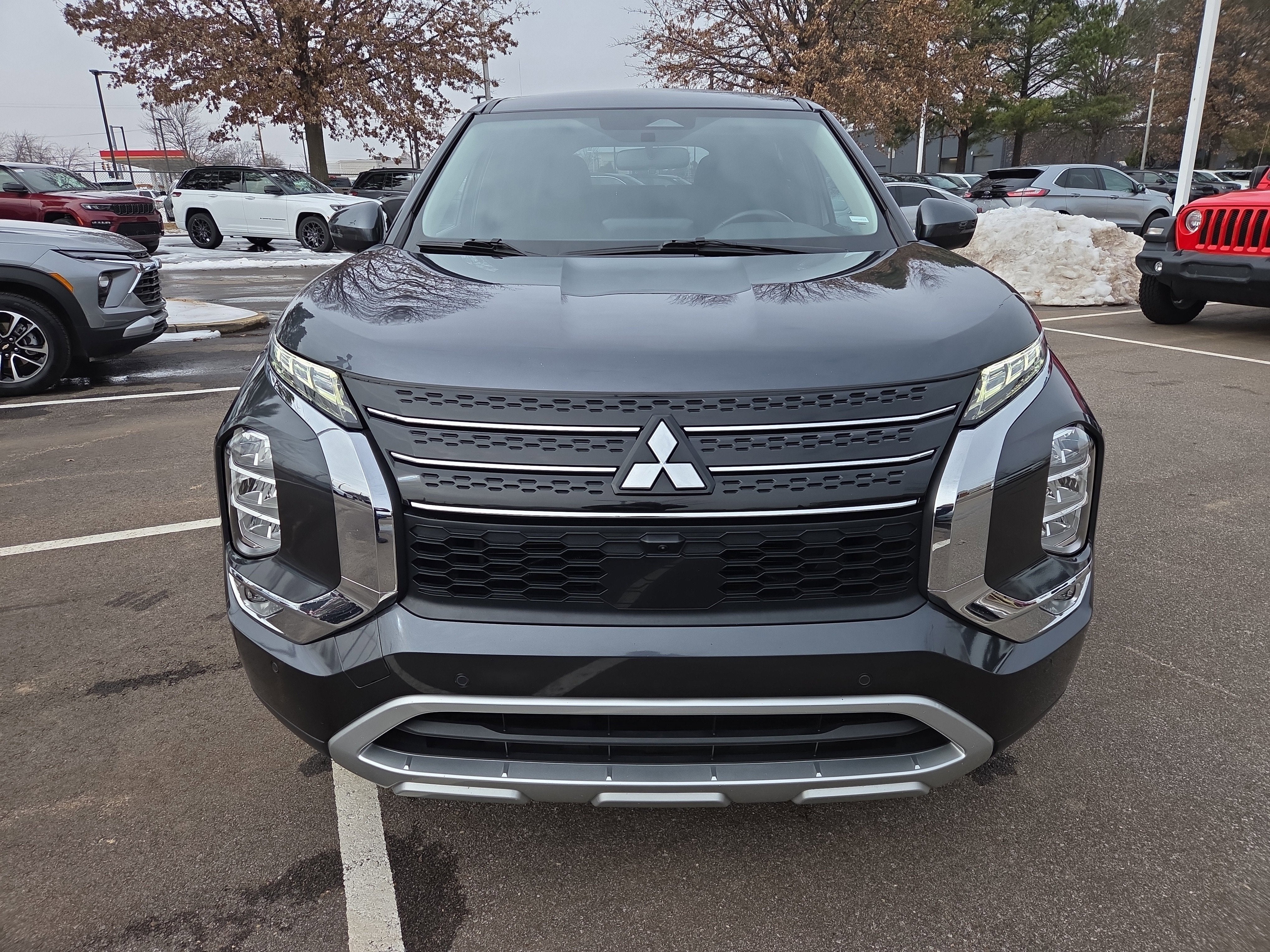 2024 Mitsubishi Outlander SE