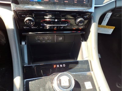 2027 Jeep Grand Cherokee Laredo