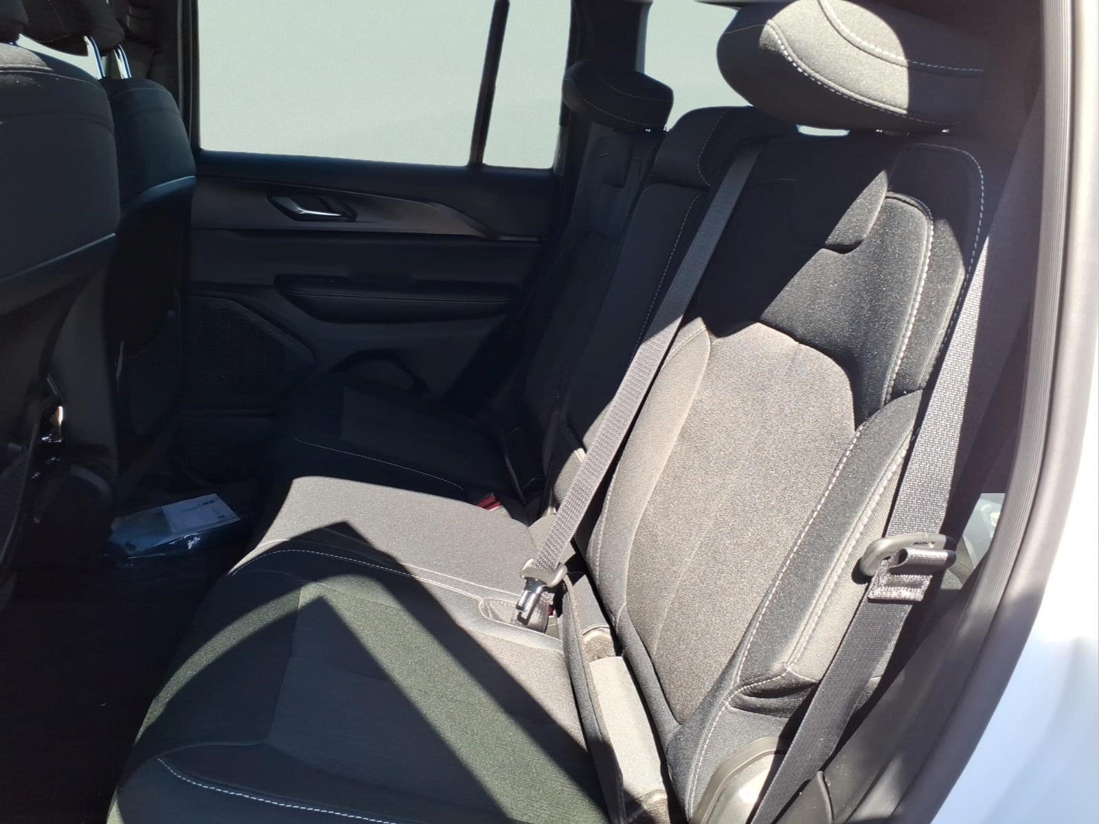 2027 Jeep Grand Cherokee Laredo