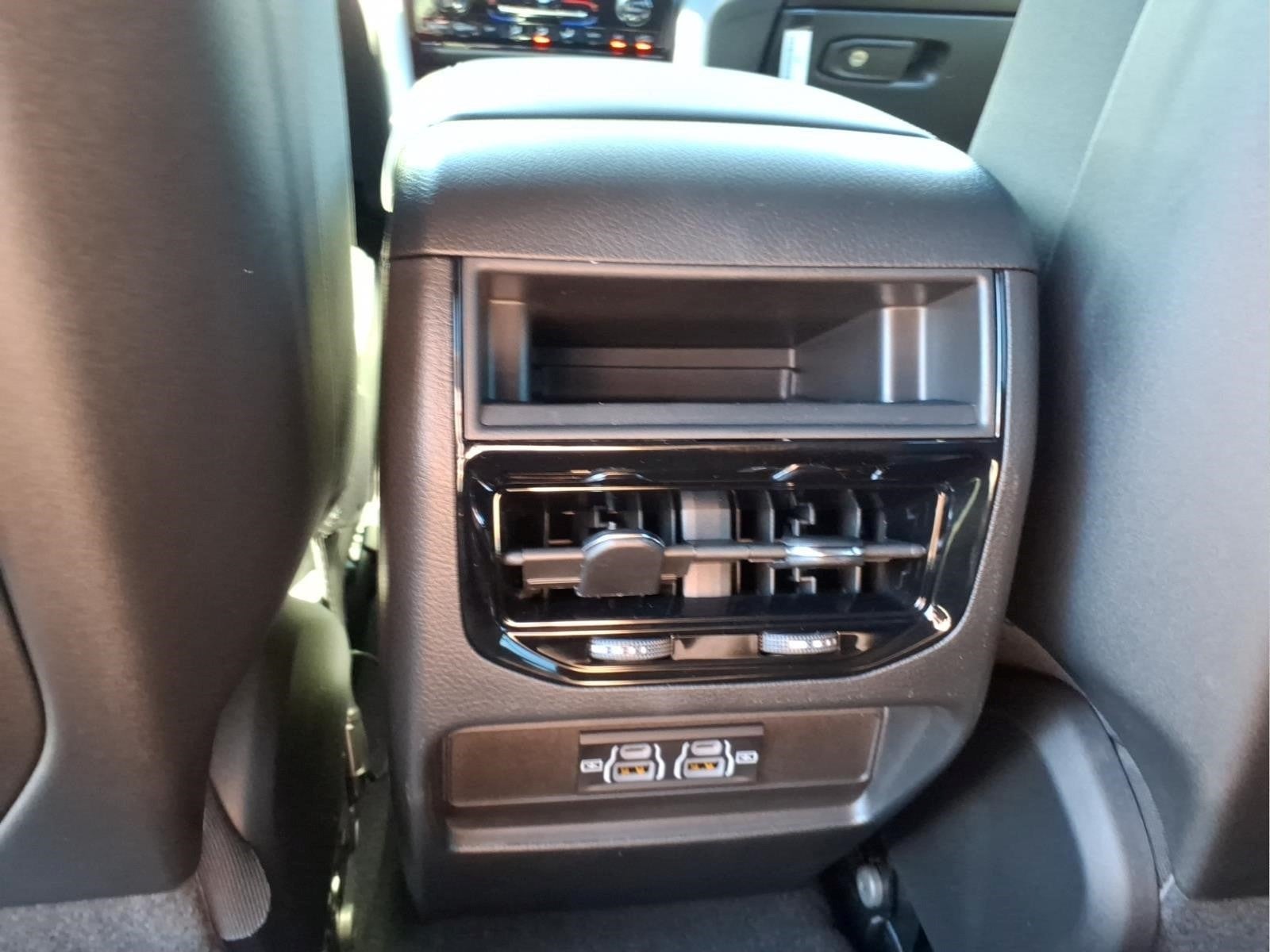 2027 Jeep Grand Cherokee Laredo