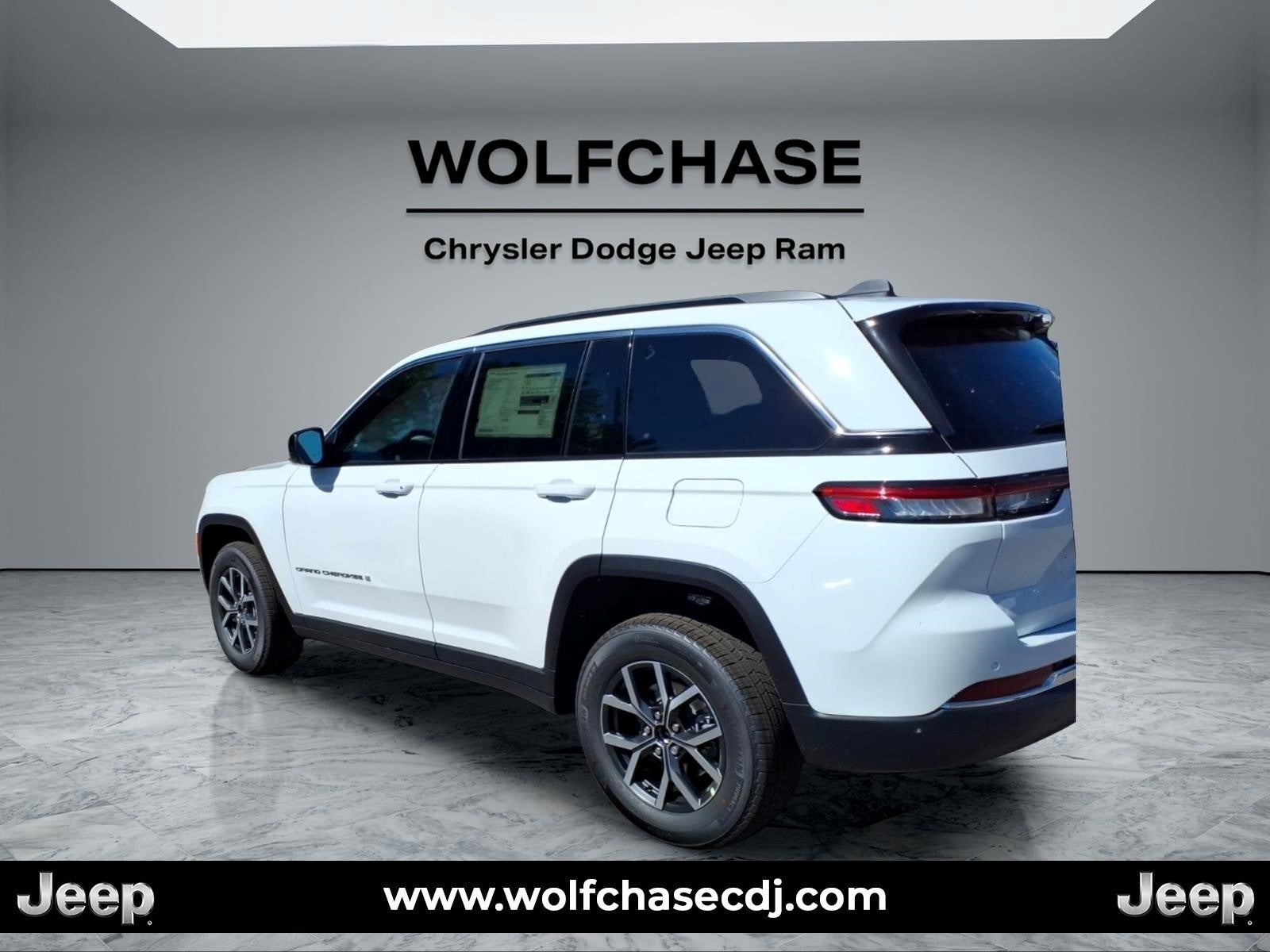 2027 Jeep Grand Cherokee Laredo