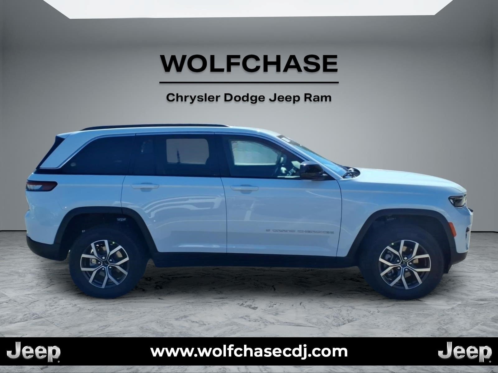 2027 Jeep Grand Cherokee Laredo