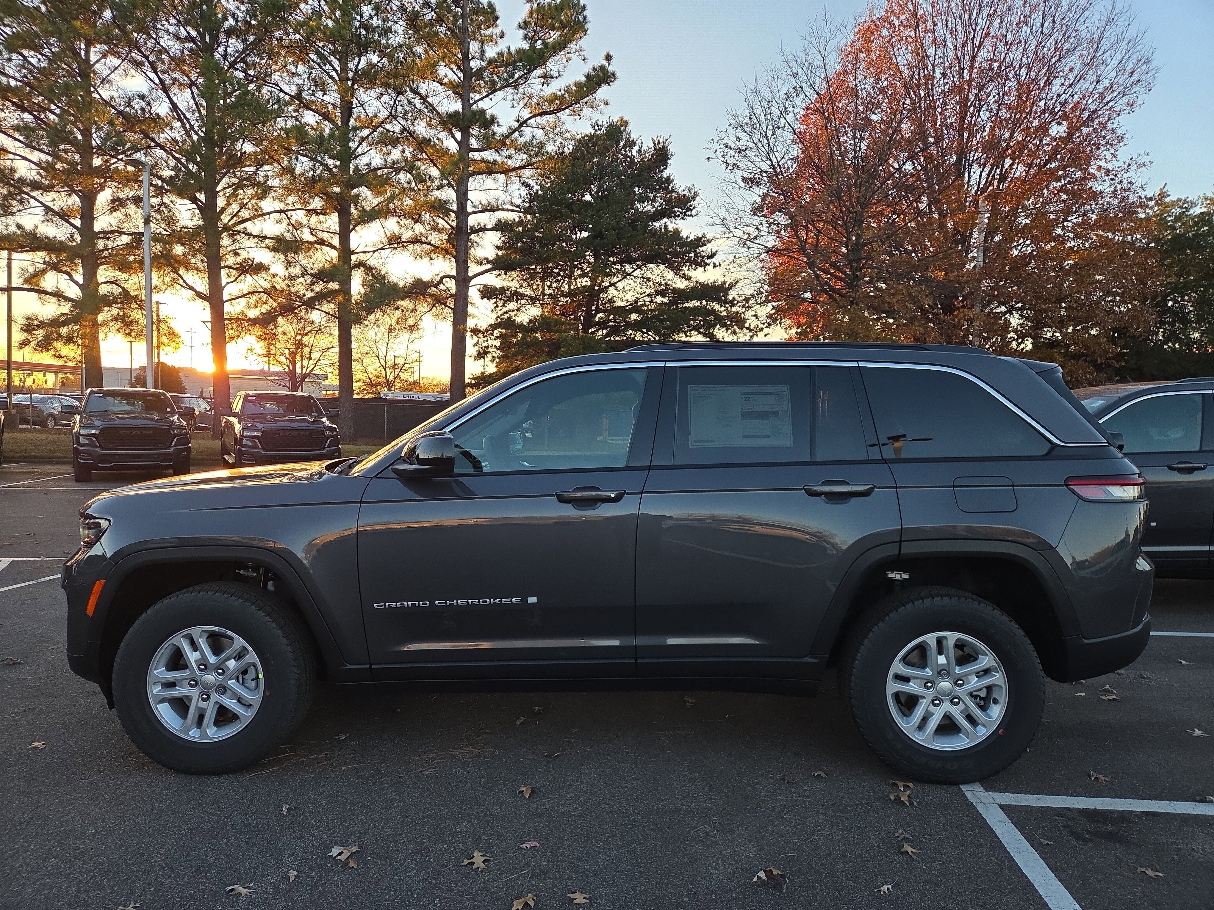 2025 Jeep Grand Cherokee Laredo