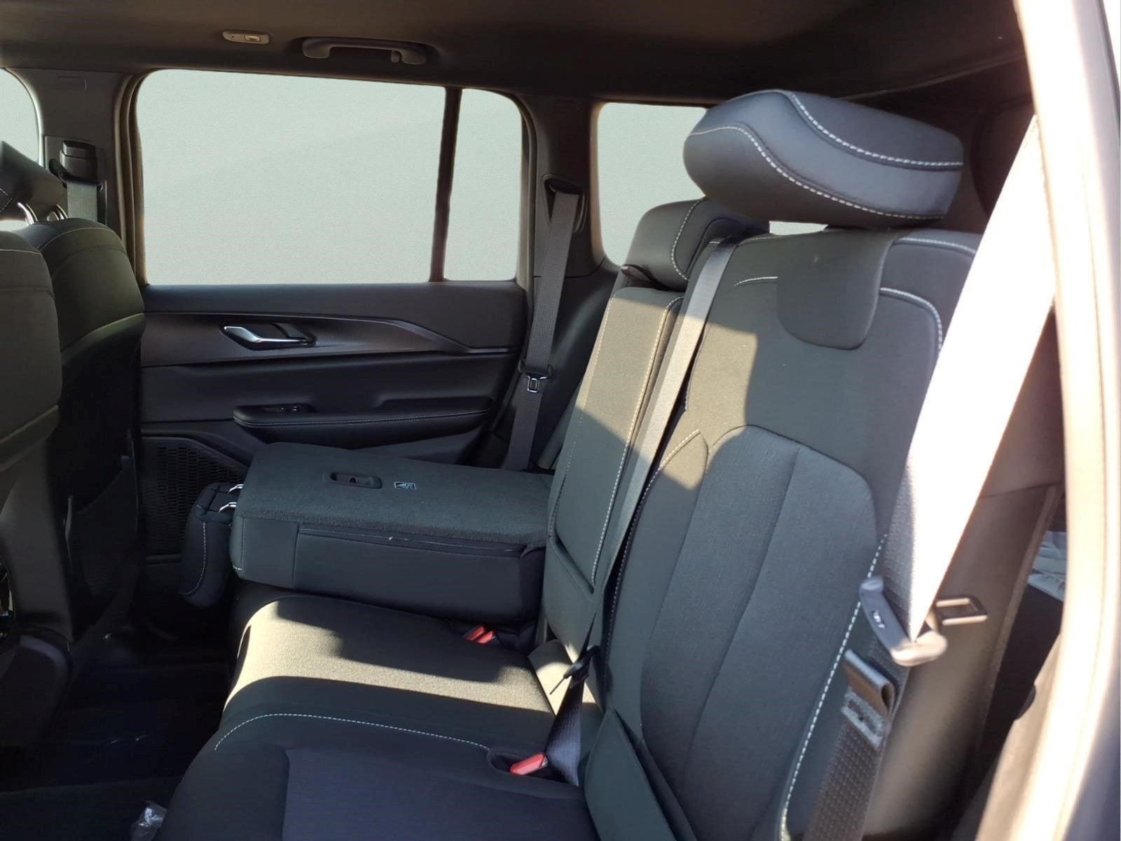 2026 Jeep Grand Cherokee Laredo X 4x2