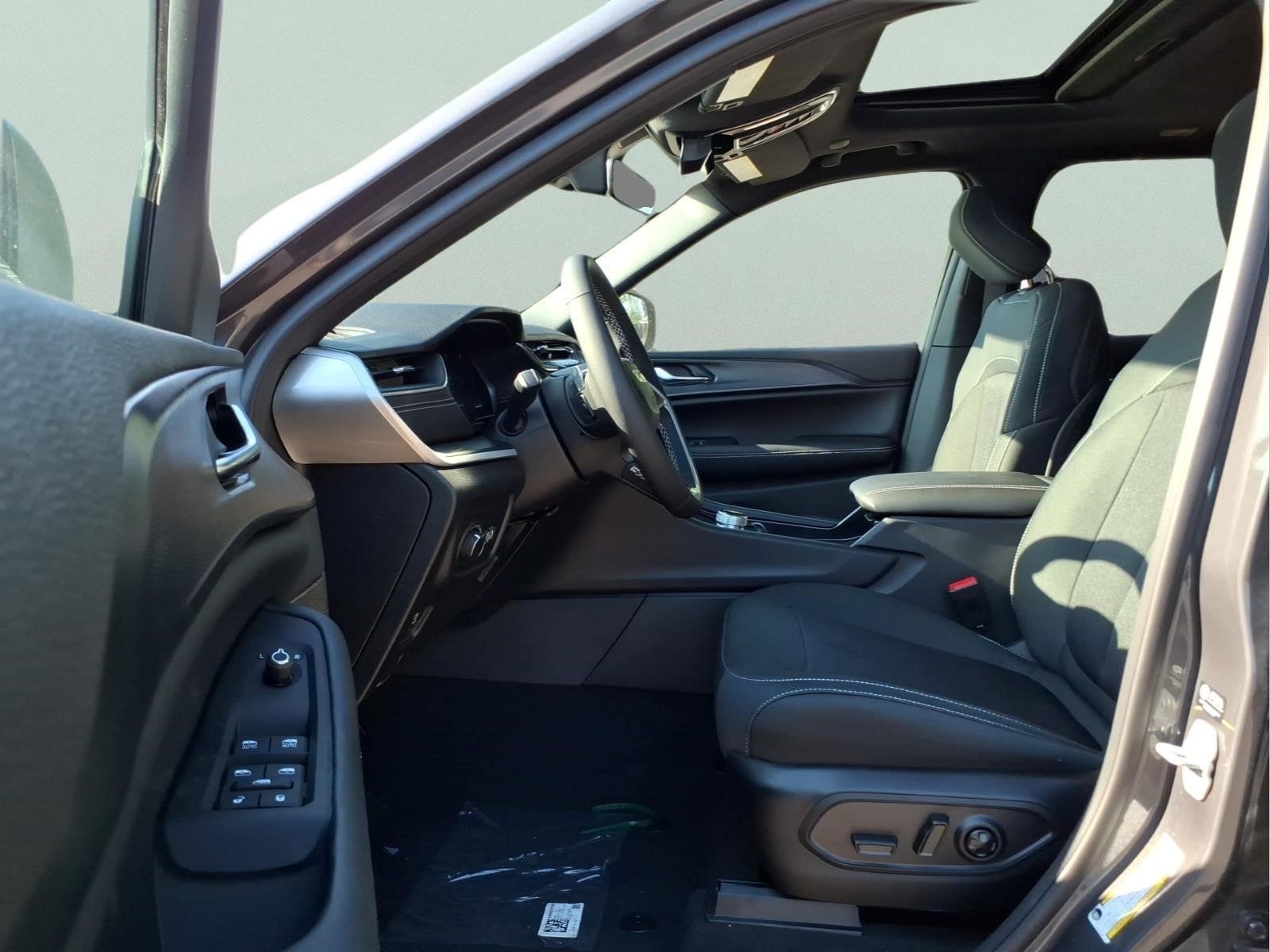 2026 Jeep Grand Cherokee Laredo X 4x2