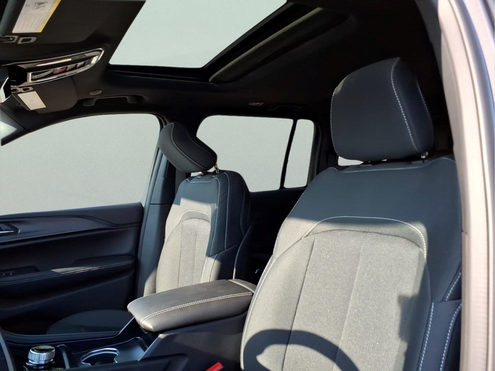 2026 Jeep Grand Cherokee Laredo X 4x2