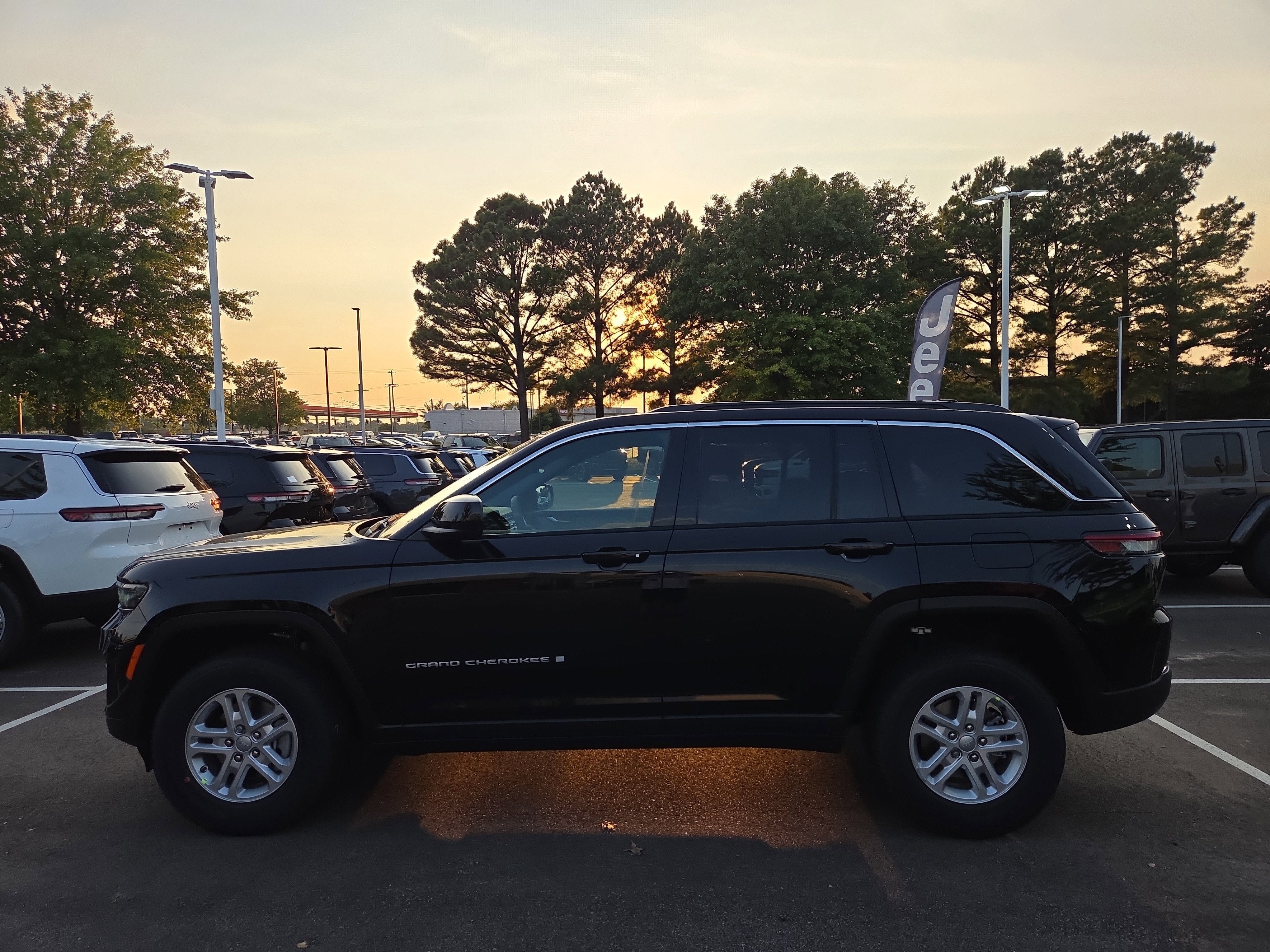 2025 Jeep Grand Cherokee Laredo