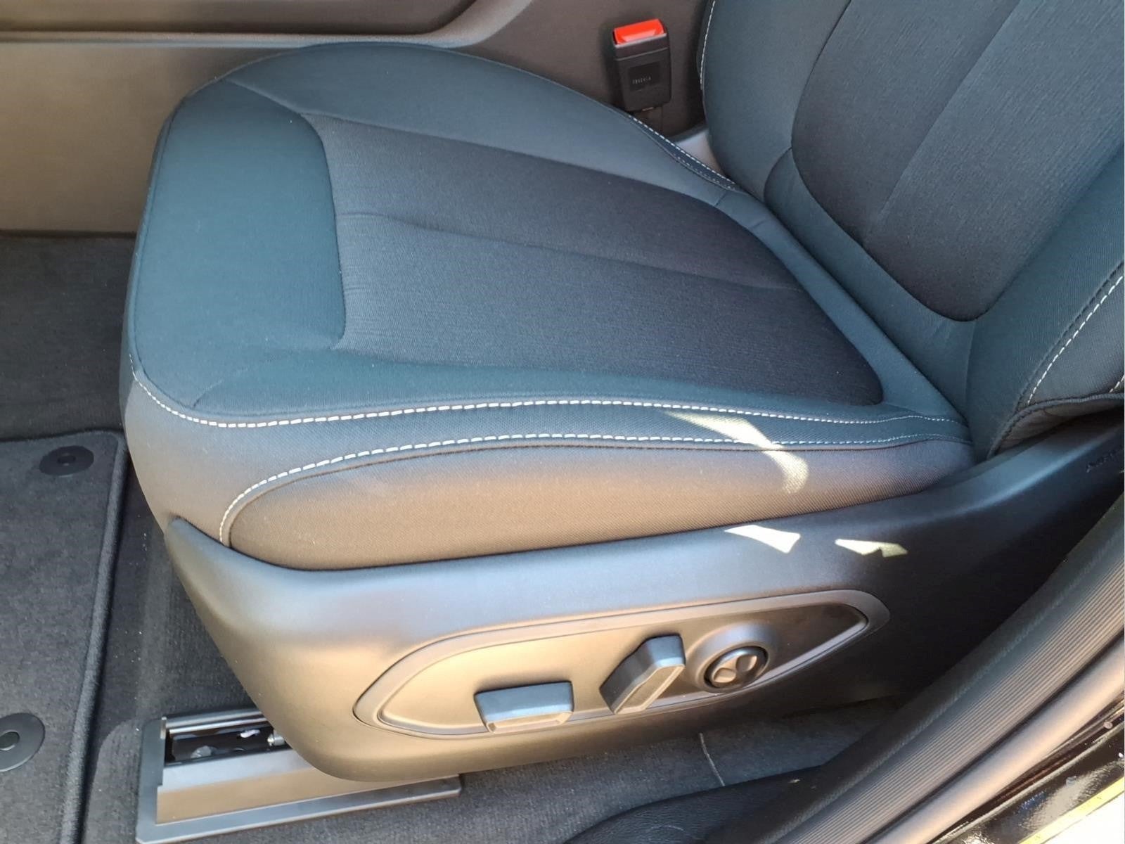2027 Jeep Grand Cherokee Laredo