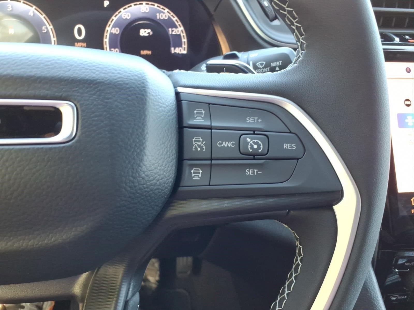 2027 Jeep Grand Cherokee Laredo