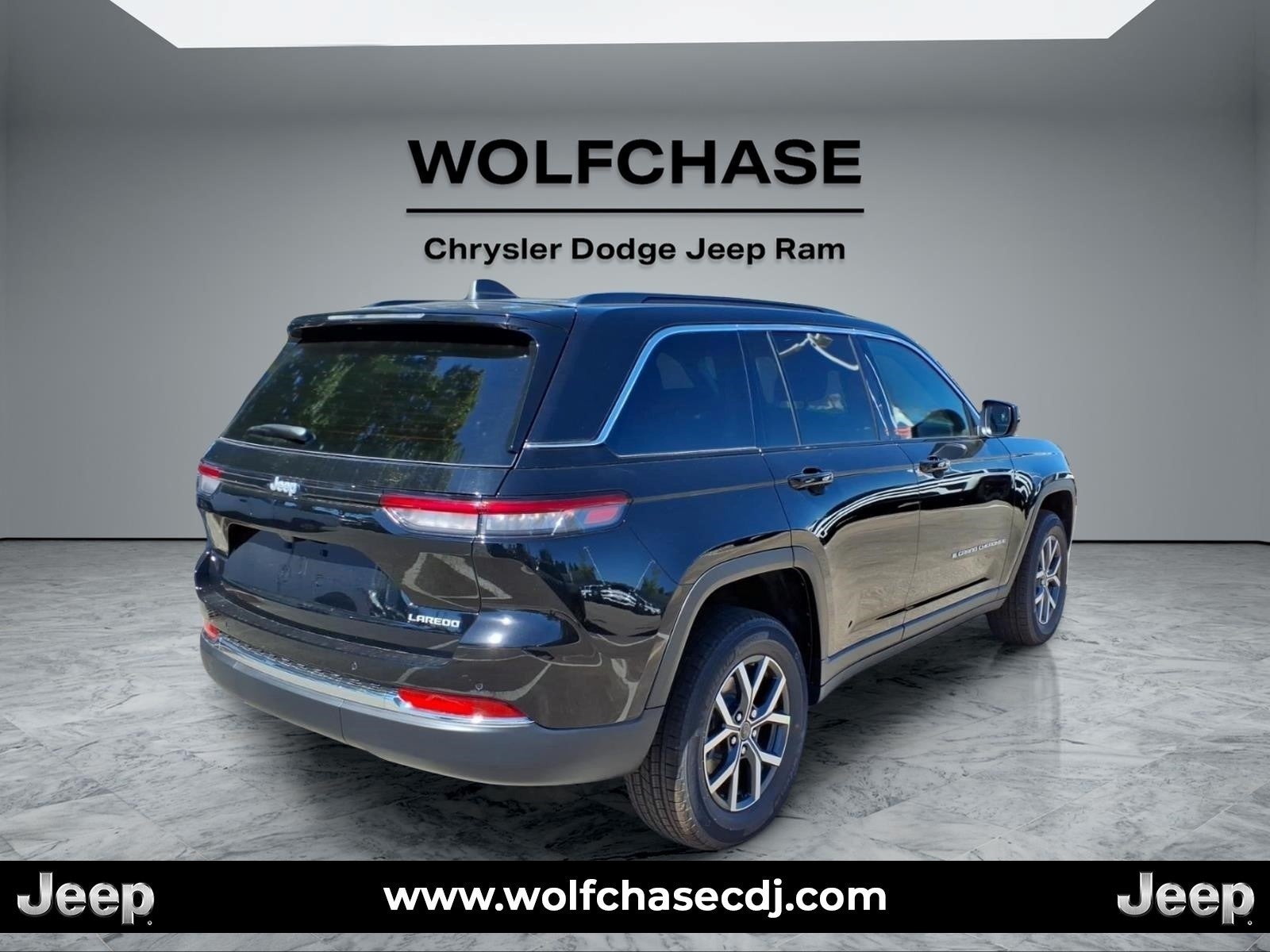 2027 Jeep Grand Cherokee Laredo