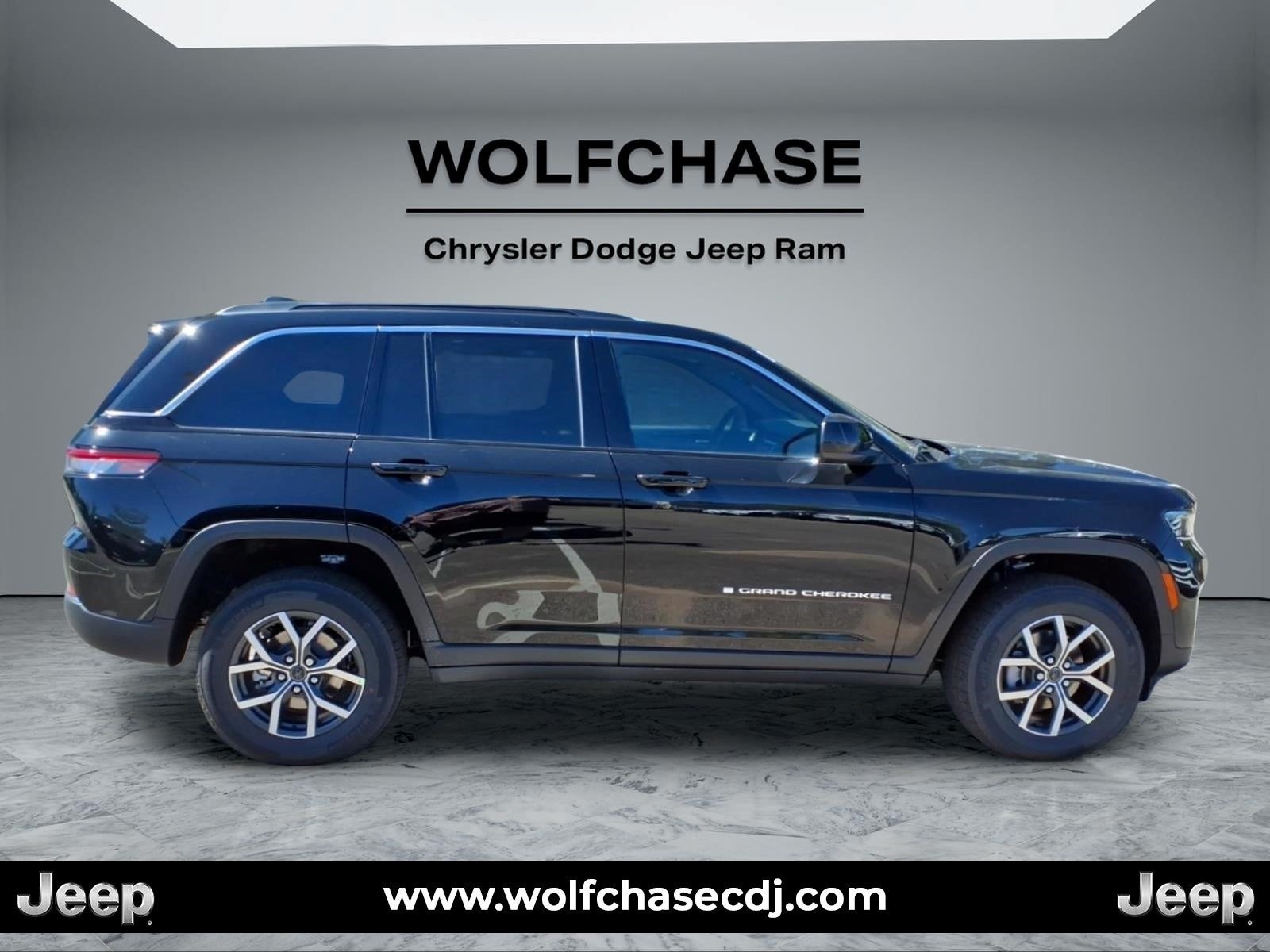2027 Jeep Grand Cherokee Laredo