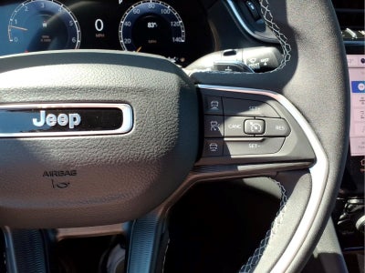 2027 Jeep Grand Cherokee Laredo