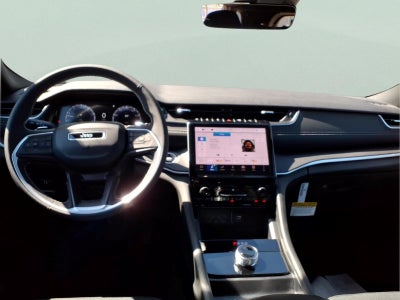 2027 Jeep Grand Cherokee Laredo