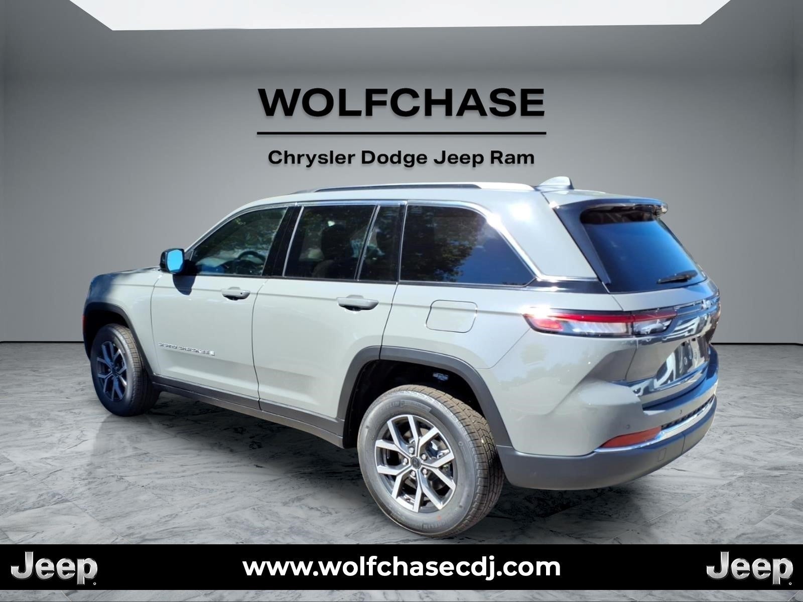 2027 Jeep Grand Cherokee Laredo