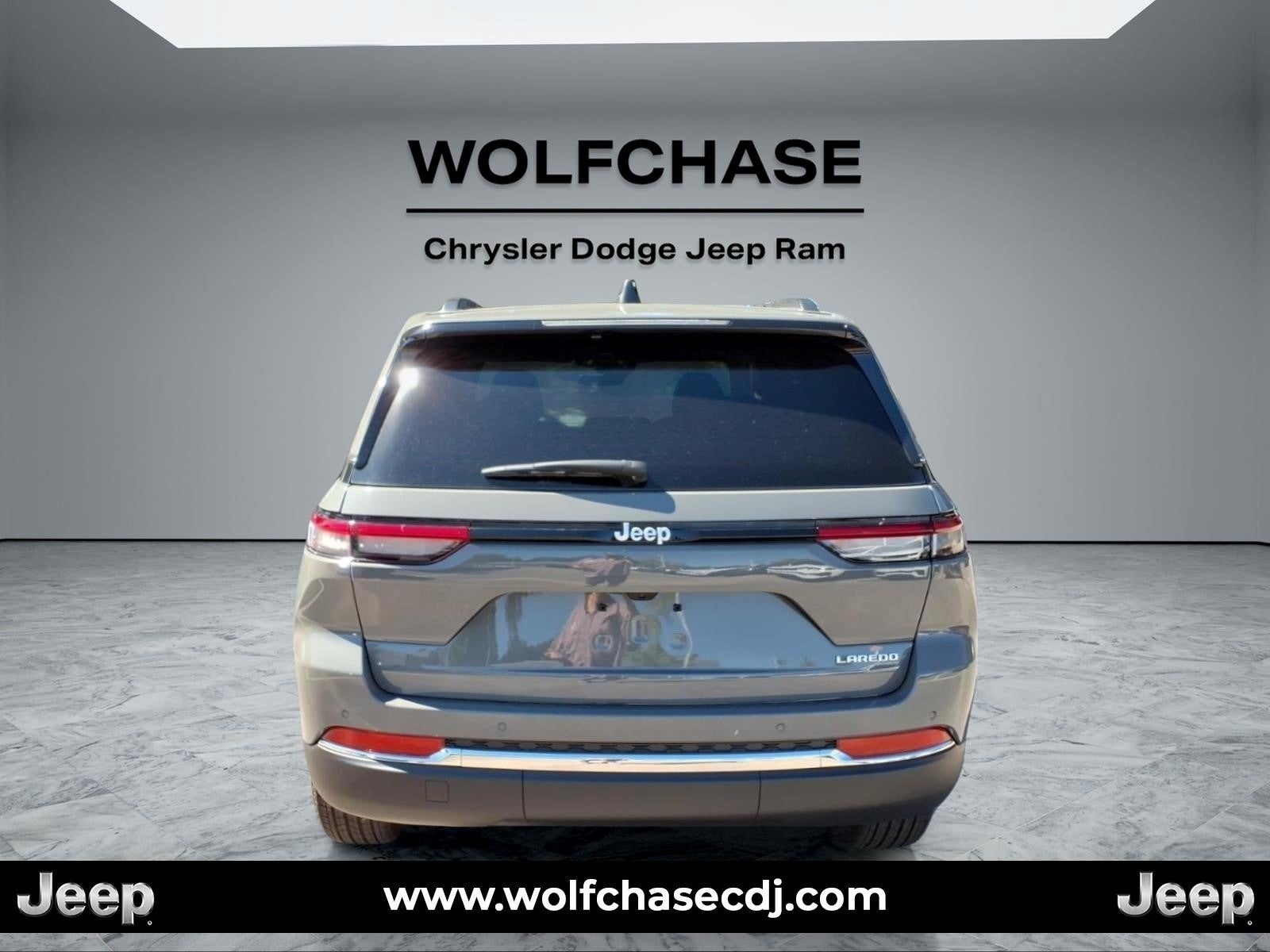 2027 Jeep Grand Cherokee Laredo