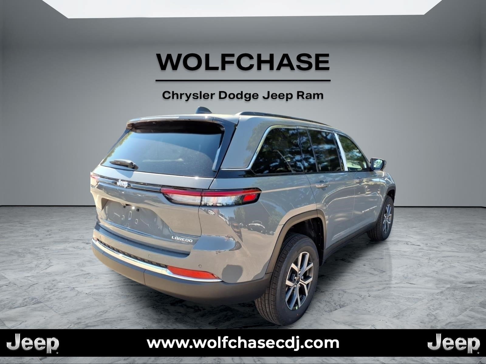 2027 Jeep Grand Cherokee Laredo