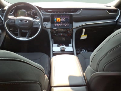 2026 Jeep Grand Cherokee Laredo X 4x2