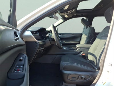 2026 Jeep Grand Cherokee Laredo X 4x2