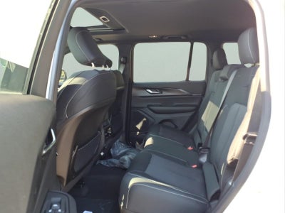 2026 Jeep Grand Cherokee Laredo X 4x2