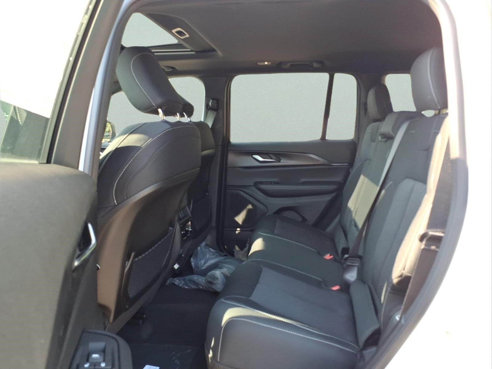 2026 Jeep Grand Cherokee Laredo X 4x2
