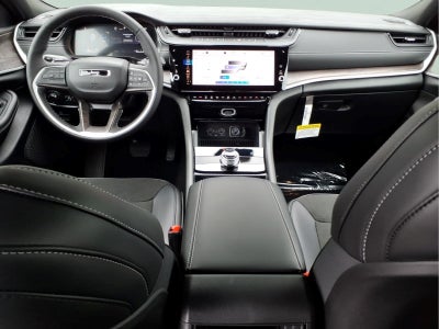 2027 Jeep Grand Cherokee Laredo Altitude