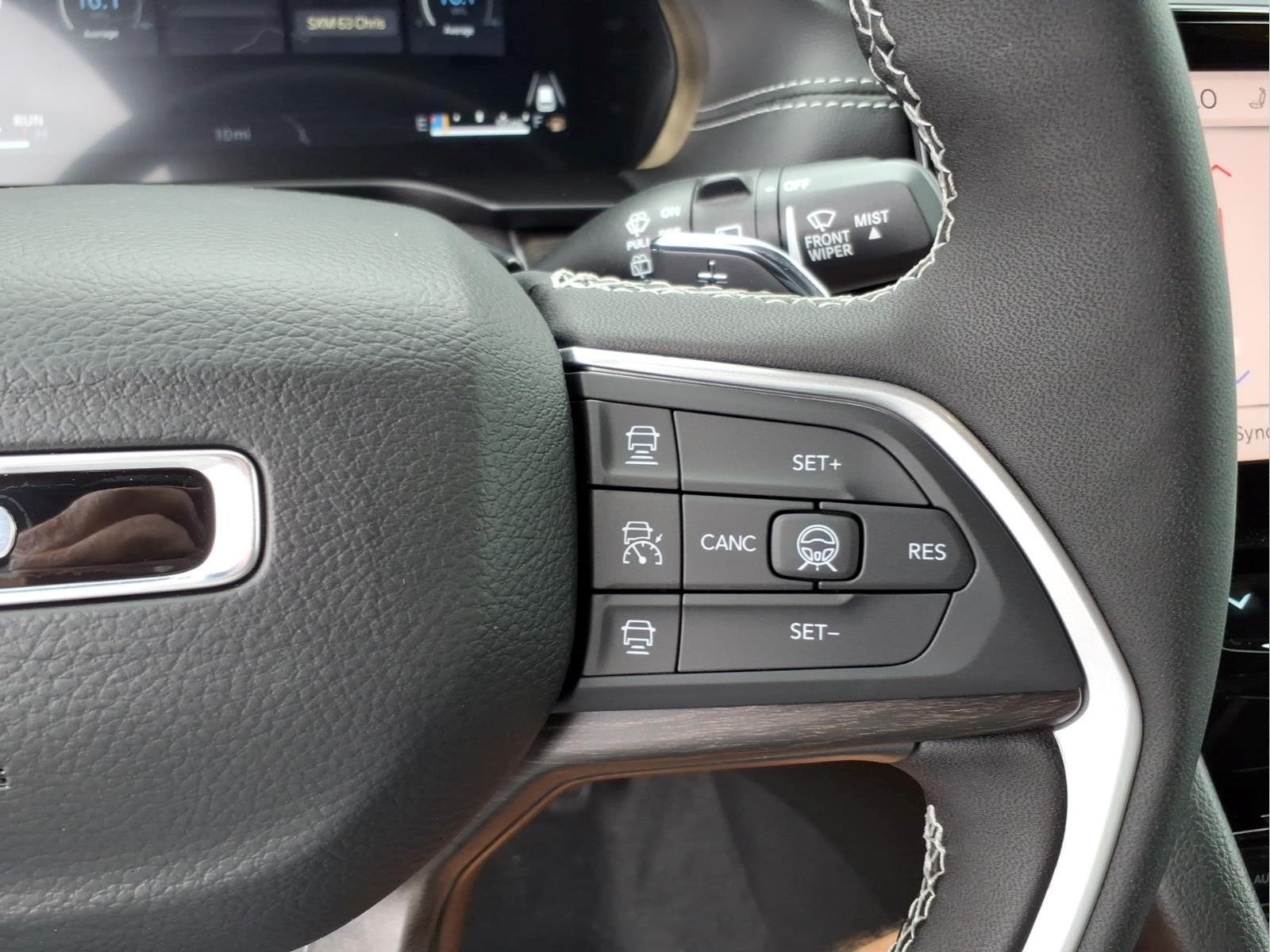 2027 Jeep Grand Cherokee Laredo Altitude