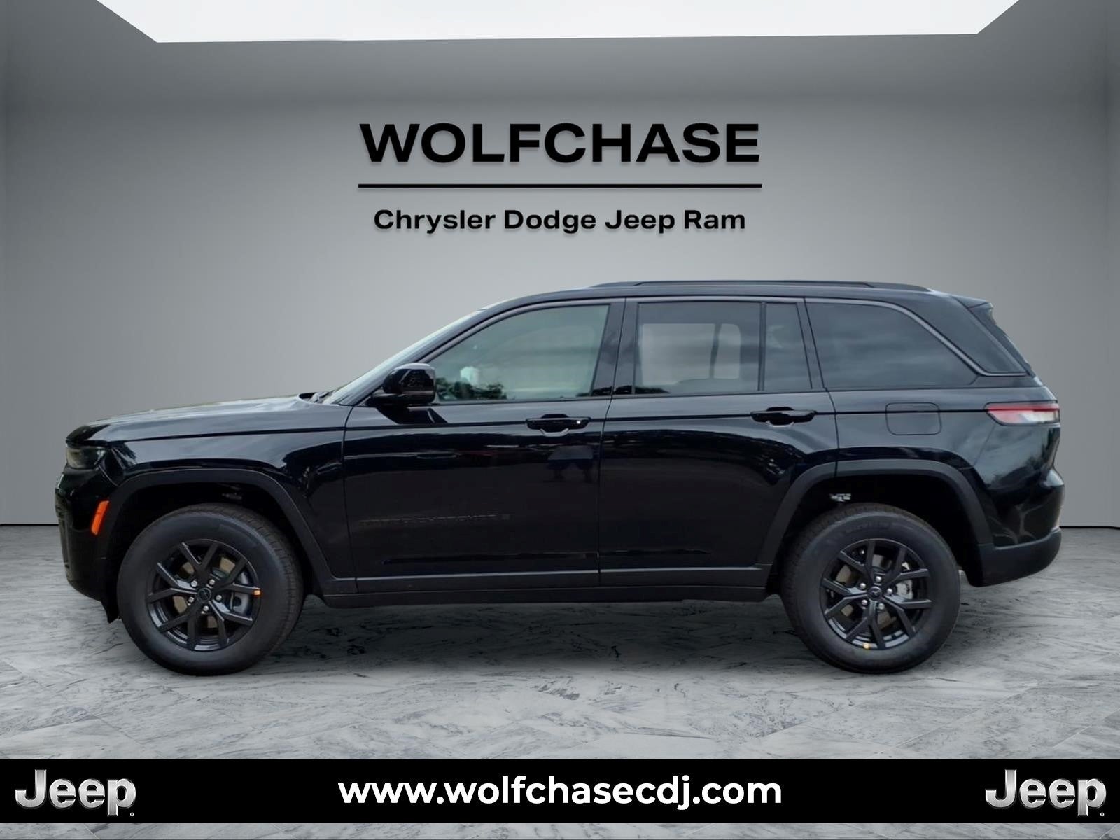 2027 Jeep Grand Cherokee Laredo Altitude