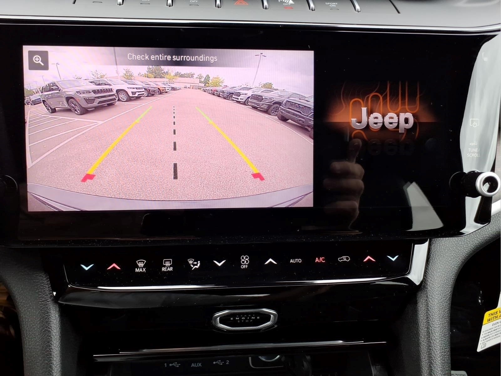 2027 Jeep Grand Cherokee Laredo Altitude