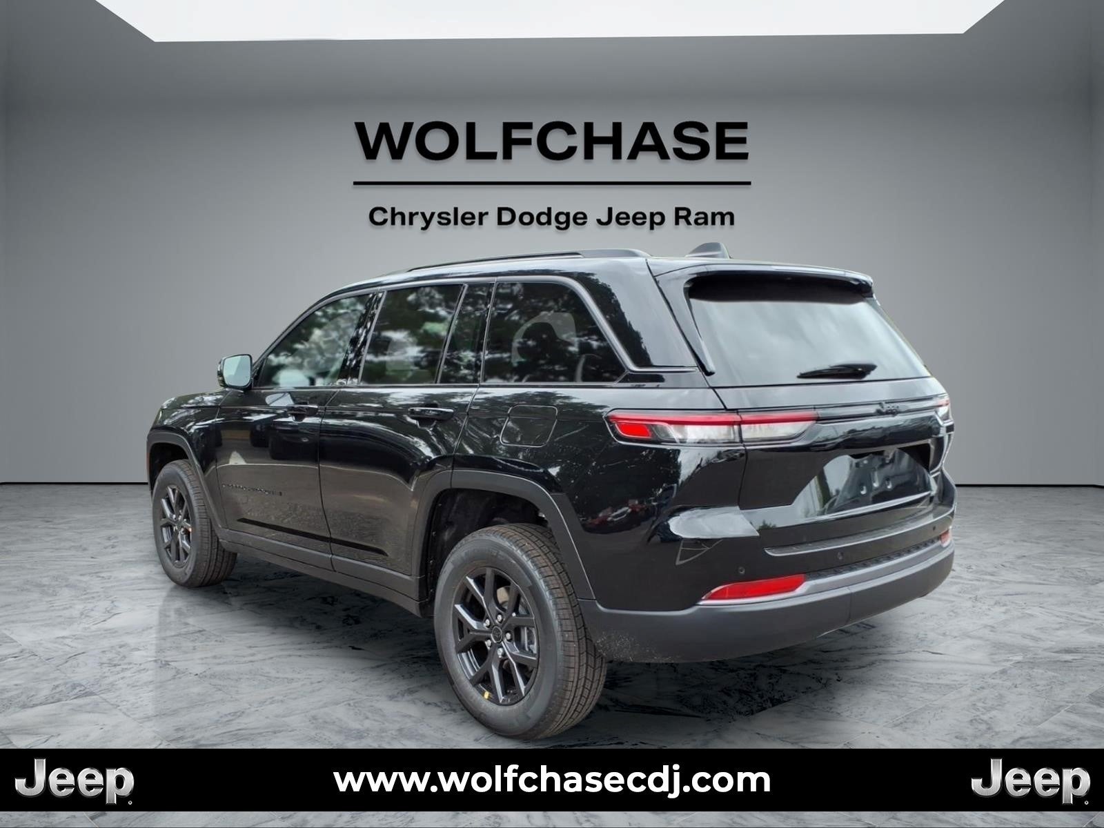 2027 Jeep Grand Cherokee Laredo Altitude