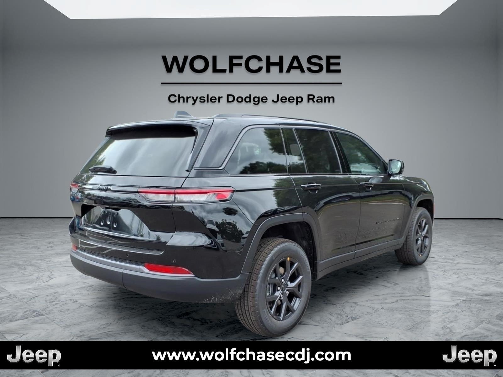 2027 Jeep Grand Cherokee Laredo Altitude