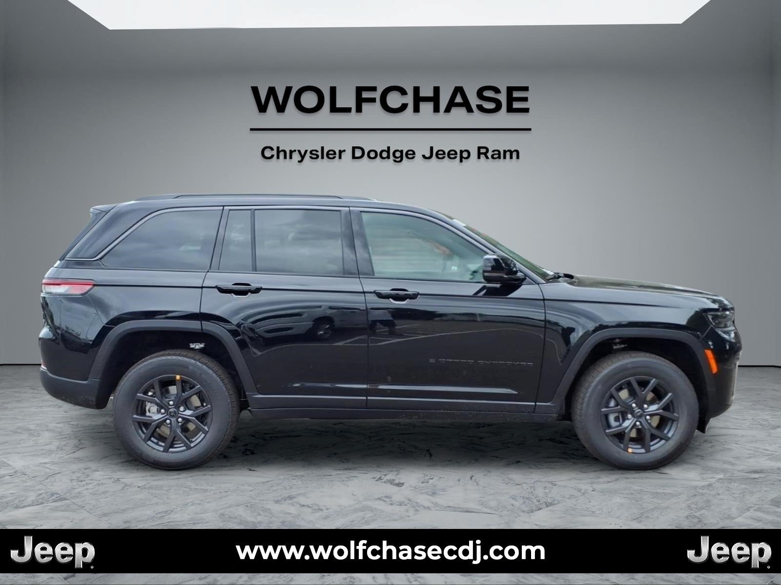 2027 Jeep Grand Cherokee Laredo Altitude